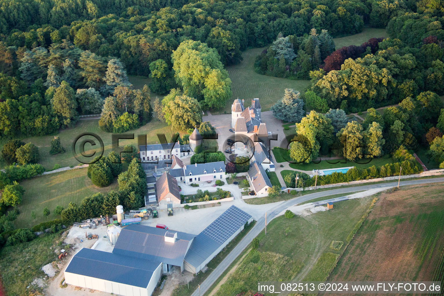 Image drone de Landes-le-Gaulois dans le département Loir et Cher, France