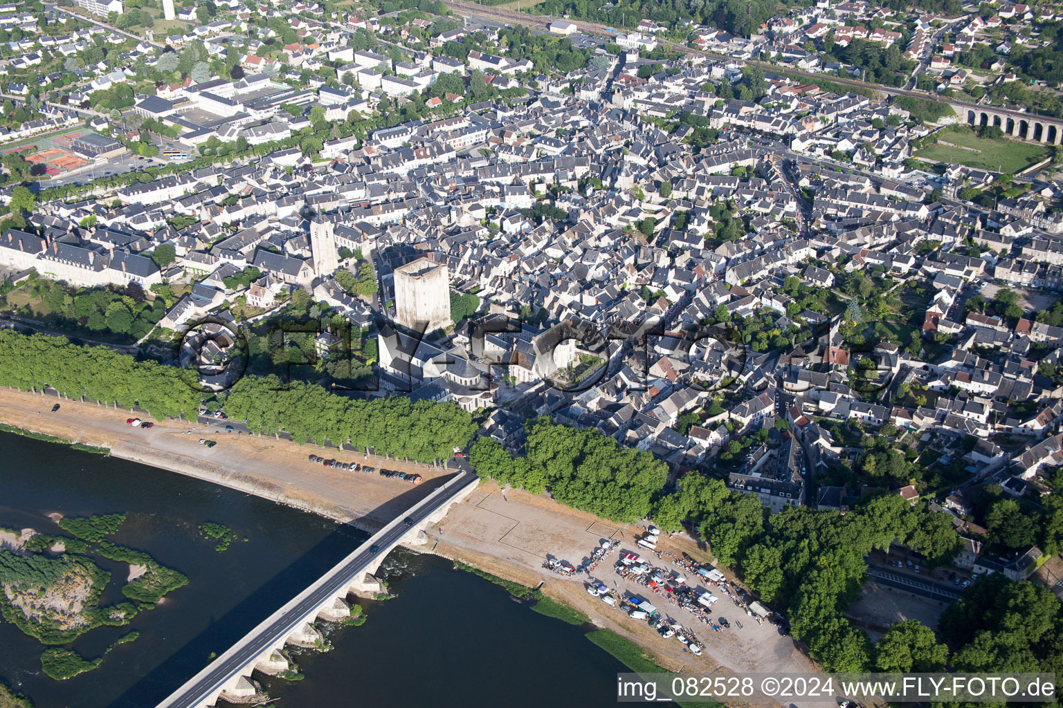 Photographie aérienne de Beaugency dans le département Loiret, France