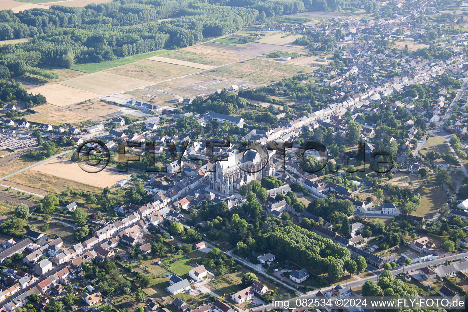 Cléry-Saint-André dans le département Loiret, France d'en haut