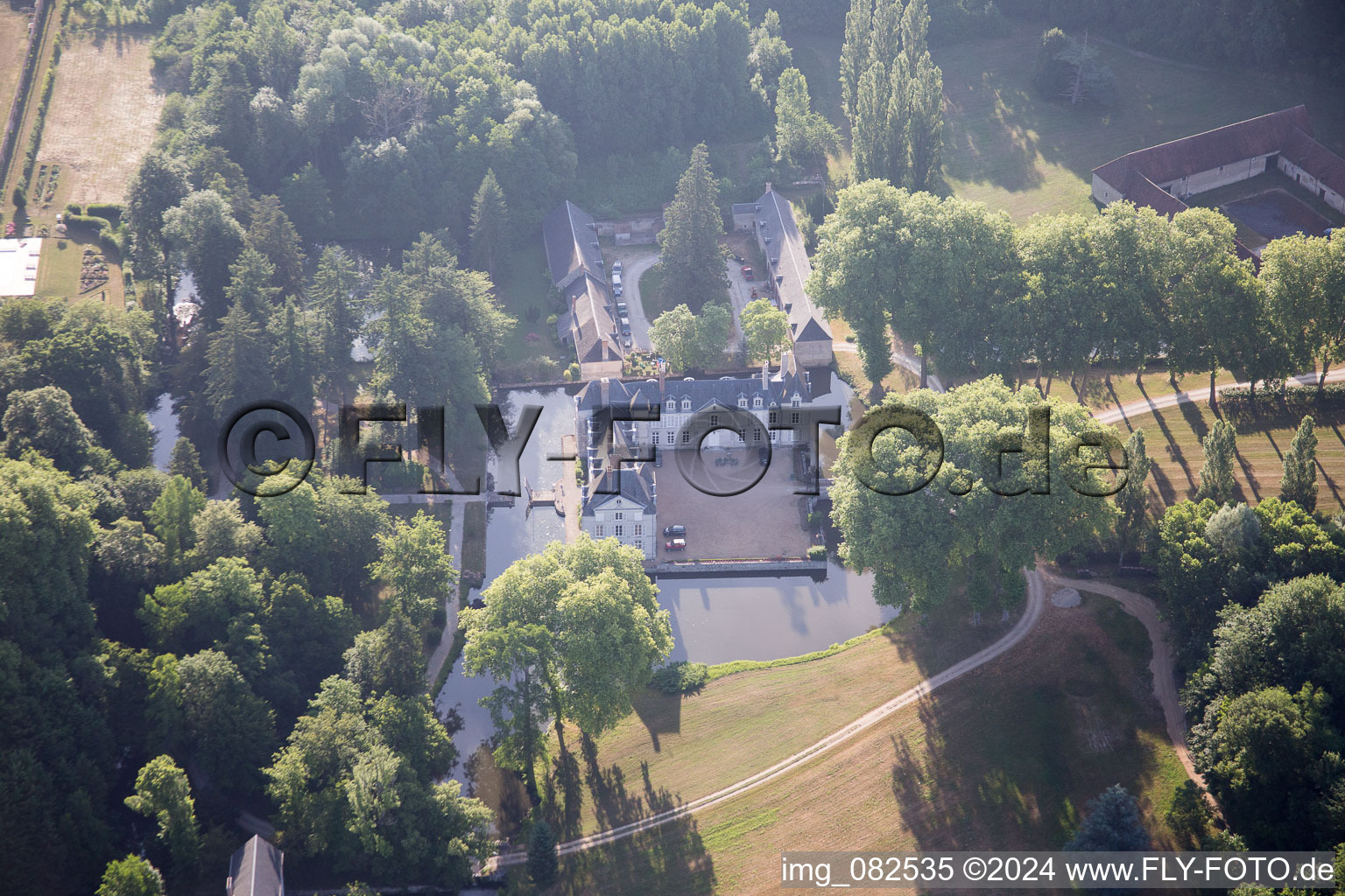 Cléry-Saint-André dans le département Loiret, France hors des airs