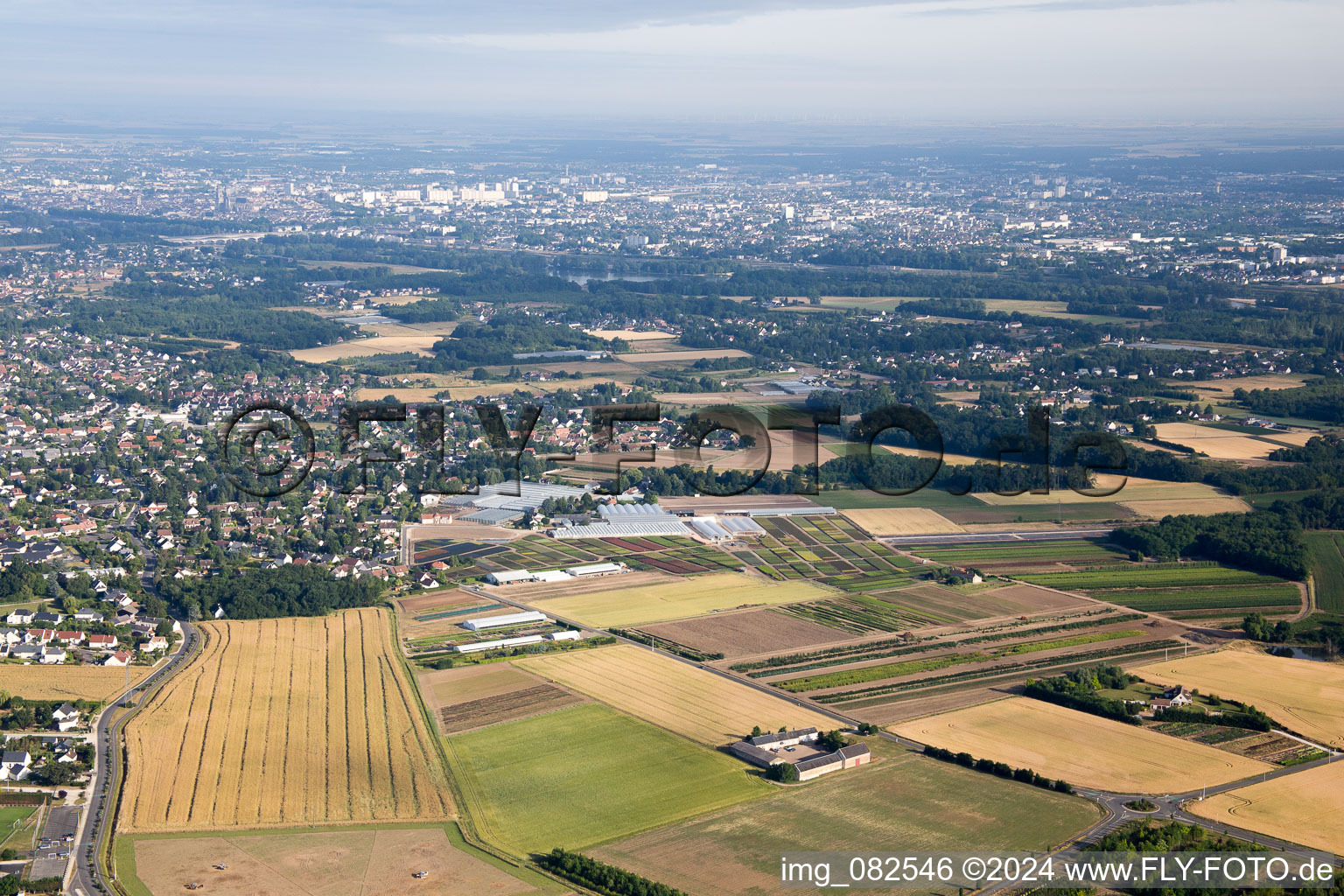 Vue aérienne de Saint-Denis-en-Val dans le département Loiret, France