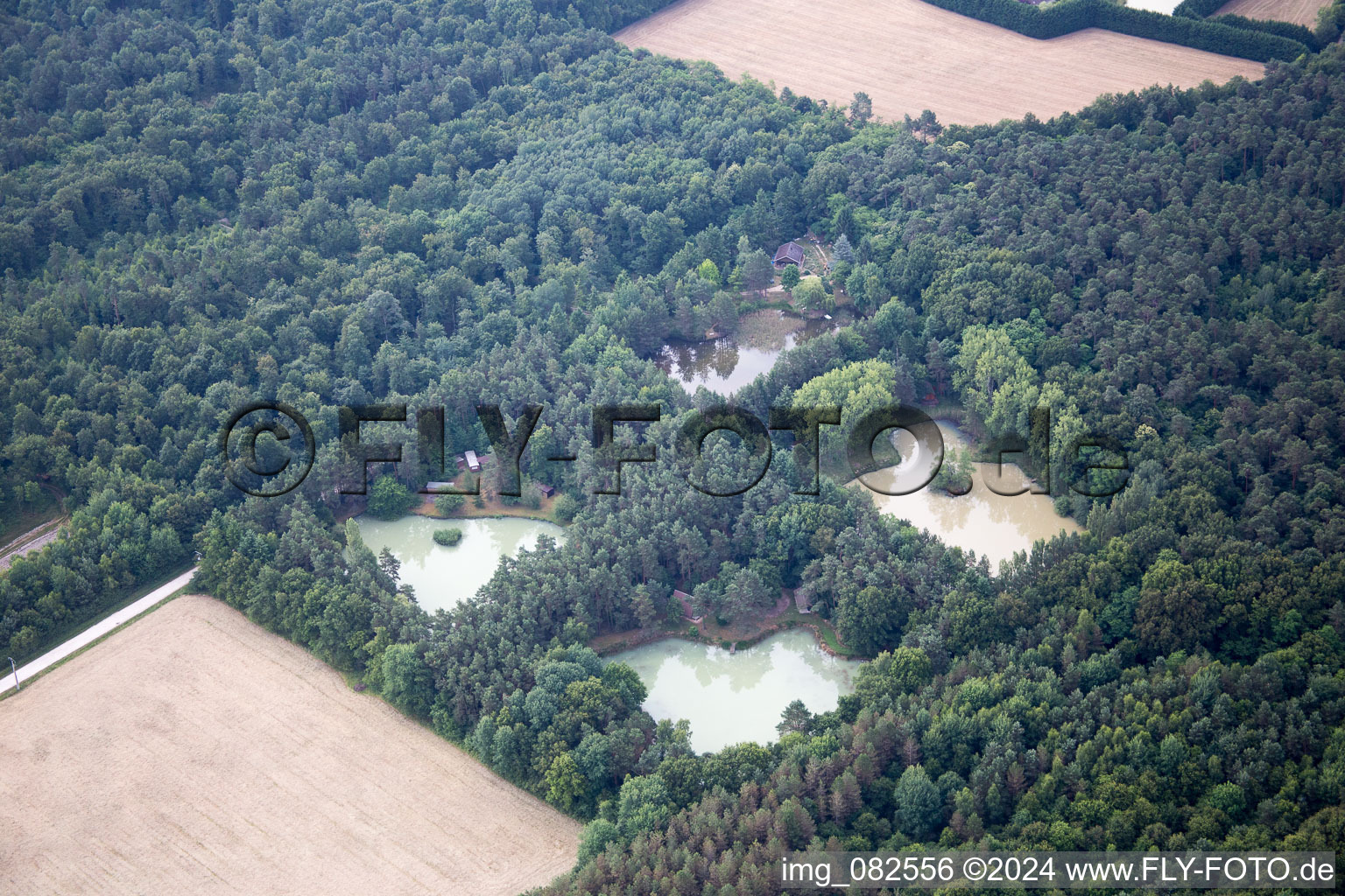 Vue aérienne de Vitry-aux-Loges dans le département Loiret, France