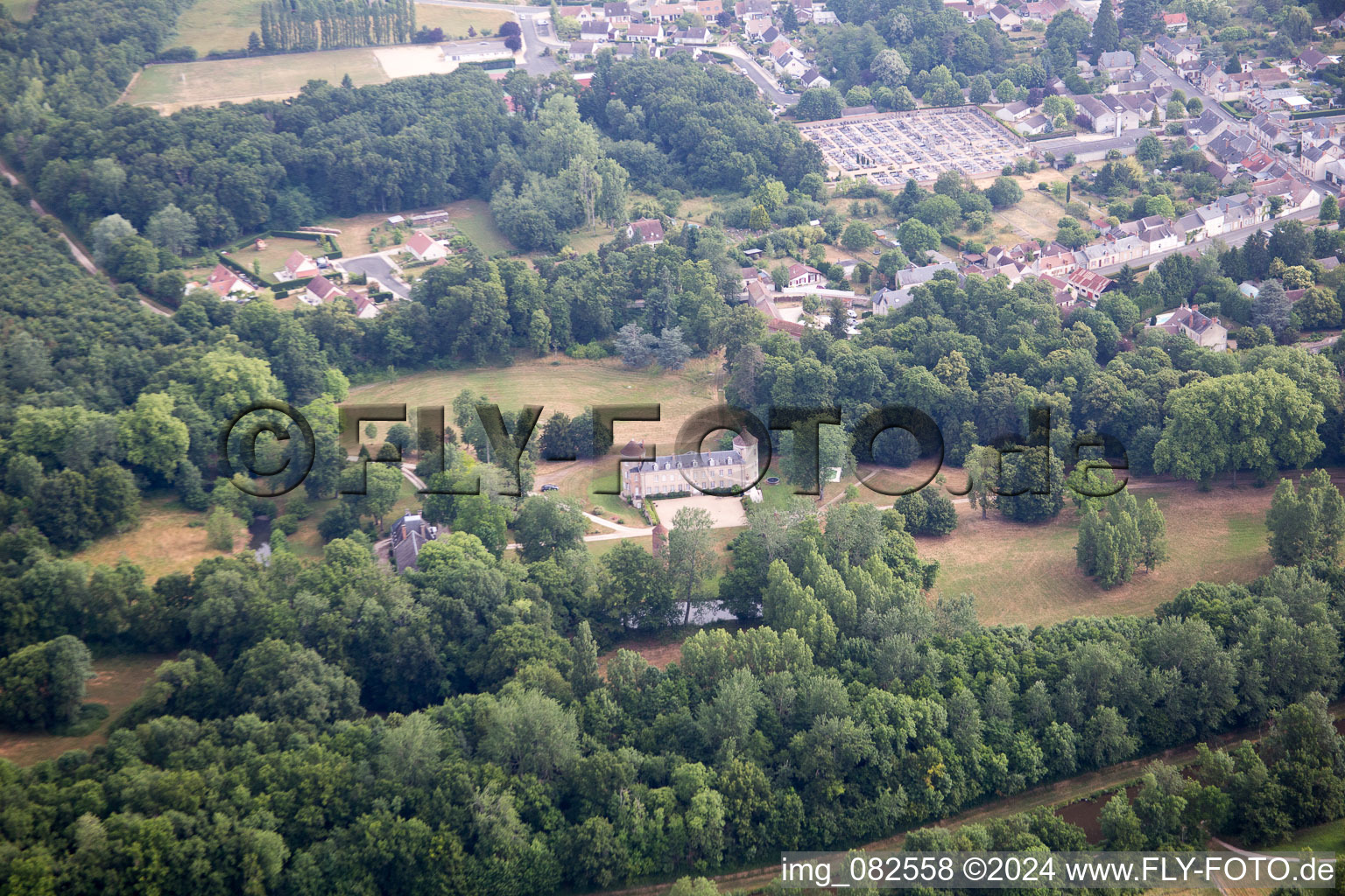 Photographie aérienne de Vitry-aux-Loges dans le département Loiret, France