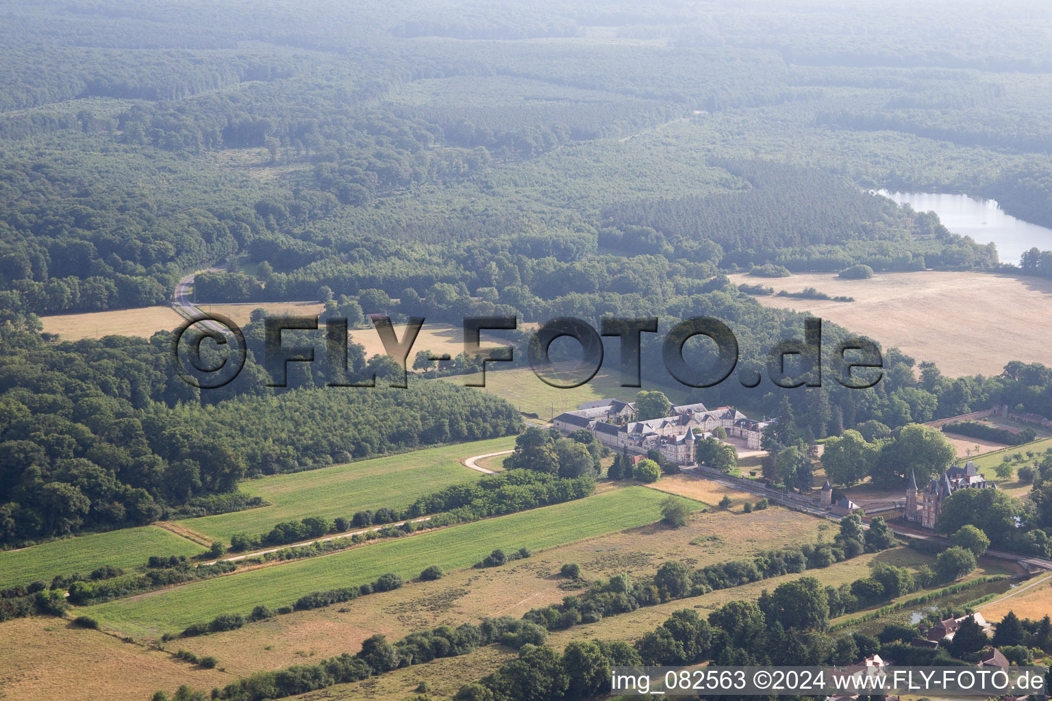 Vue aérienne de Combreux dans le département Loiret, France