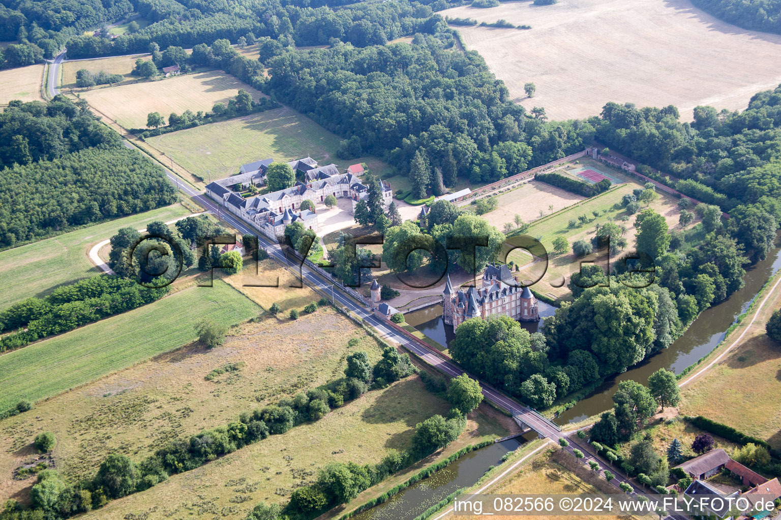 Vue oblique de Combreux dans le département Loiret, France