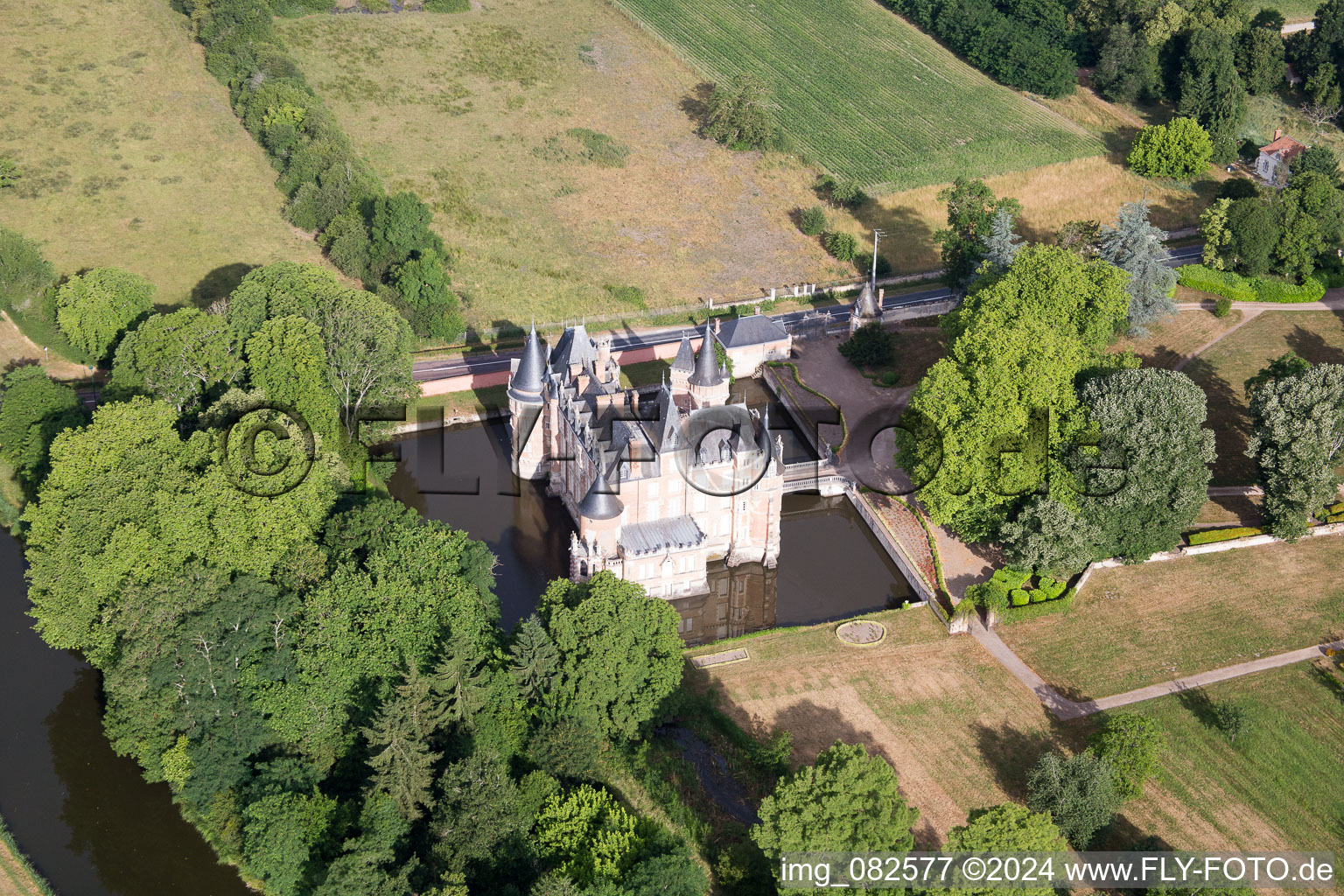 Château de Combreux à Combreux dans le département Loiret, France d'en haut
