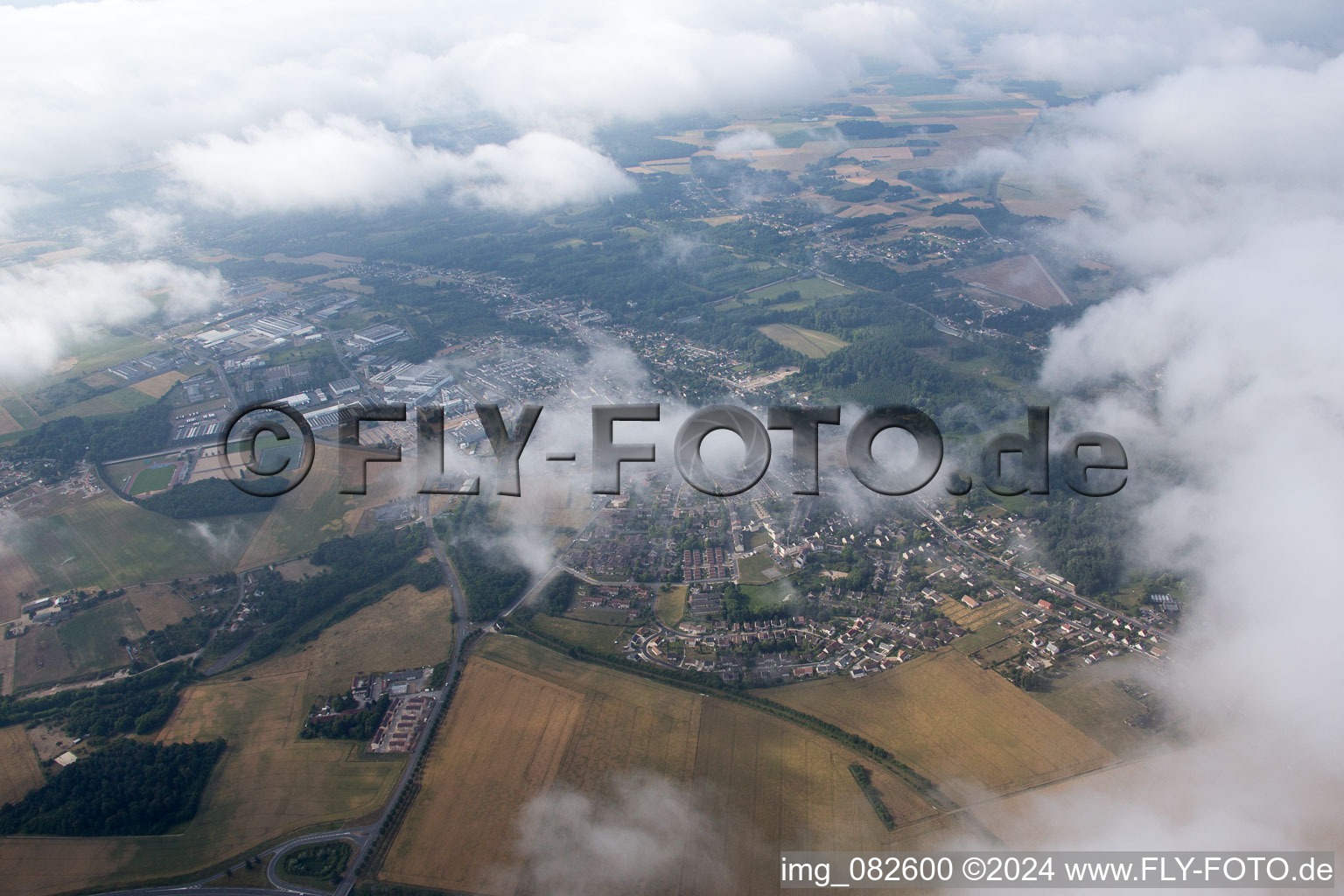 Vue aérienne de Amilly dans le département Loiret, France