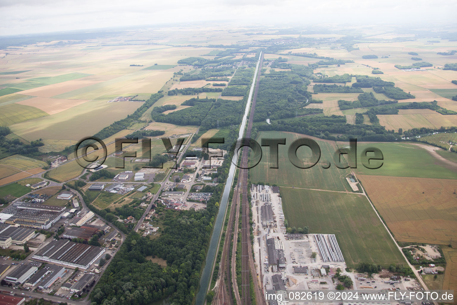 Vue aérienne de Migennes dans le département Yonne, France