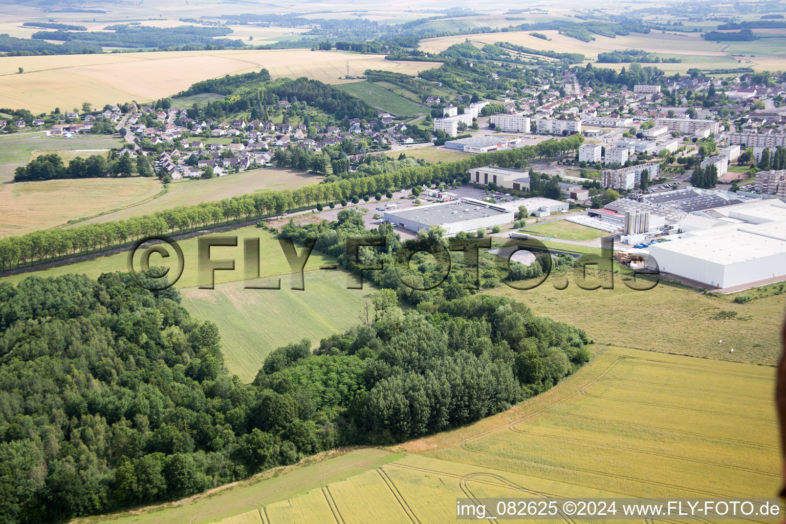 Vue aérienne de Saint-Florentin dans le département Yonne, France