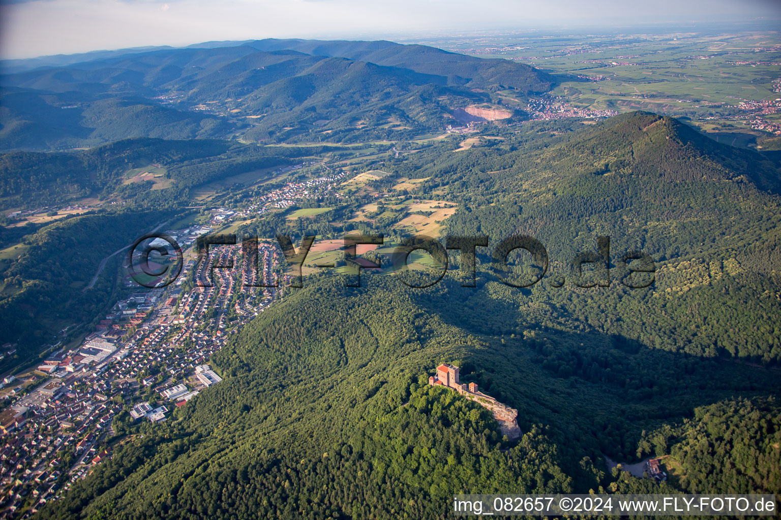 Photographie aérienne de Château de Trifels à Annweiler am Trifels dans le département Rhénanie-Palatinat, Allemagne