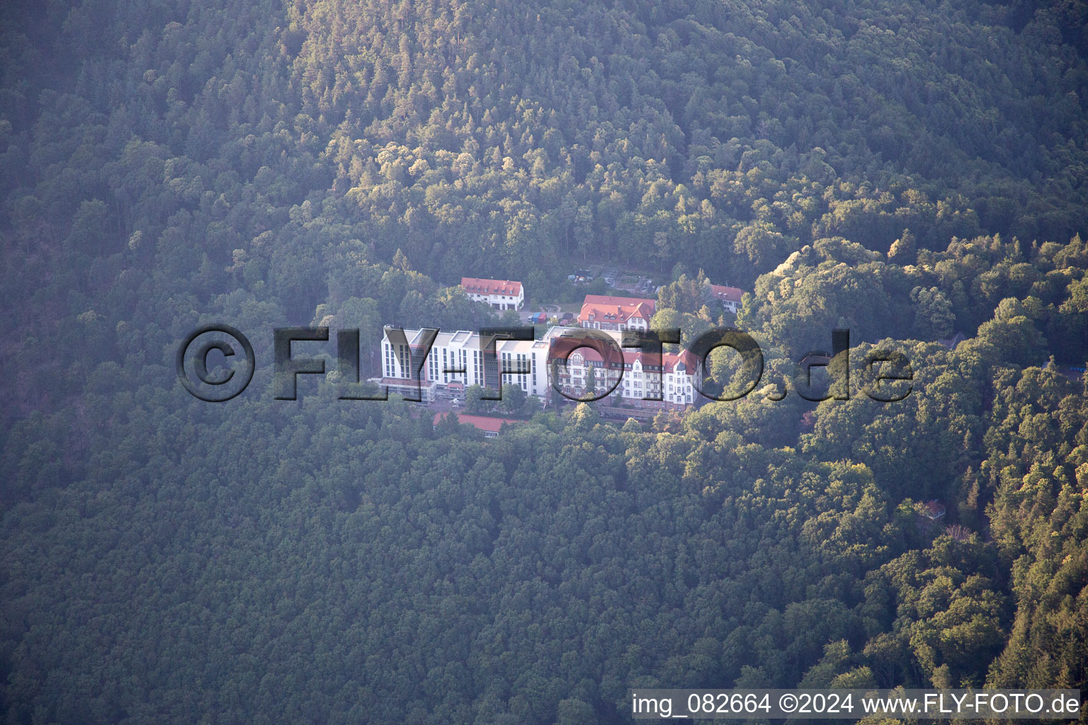 Vue oblique de Clinique à Eußerthal dans le département Rhénanie-Palatinat, Allemagne