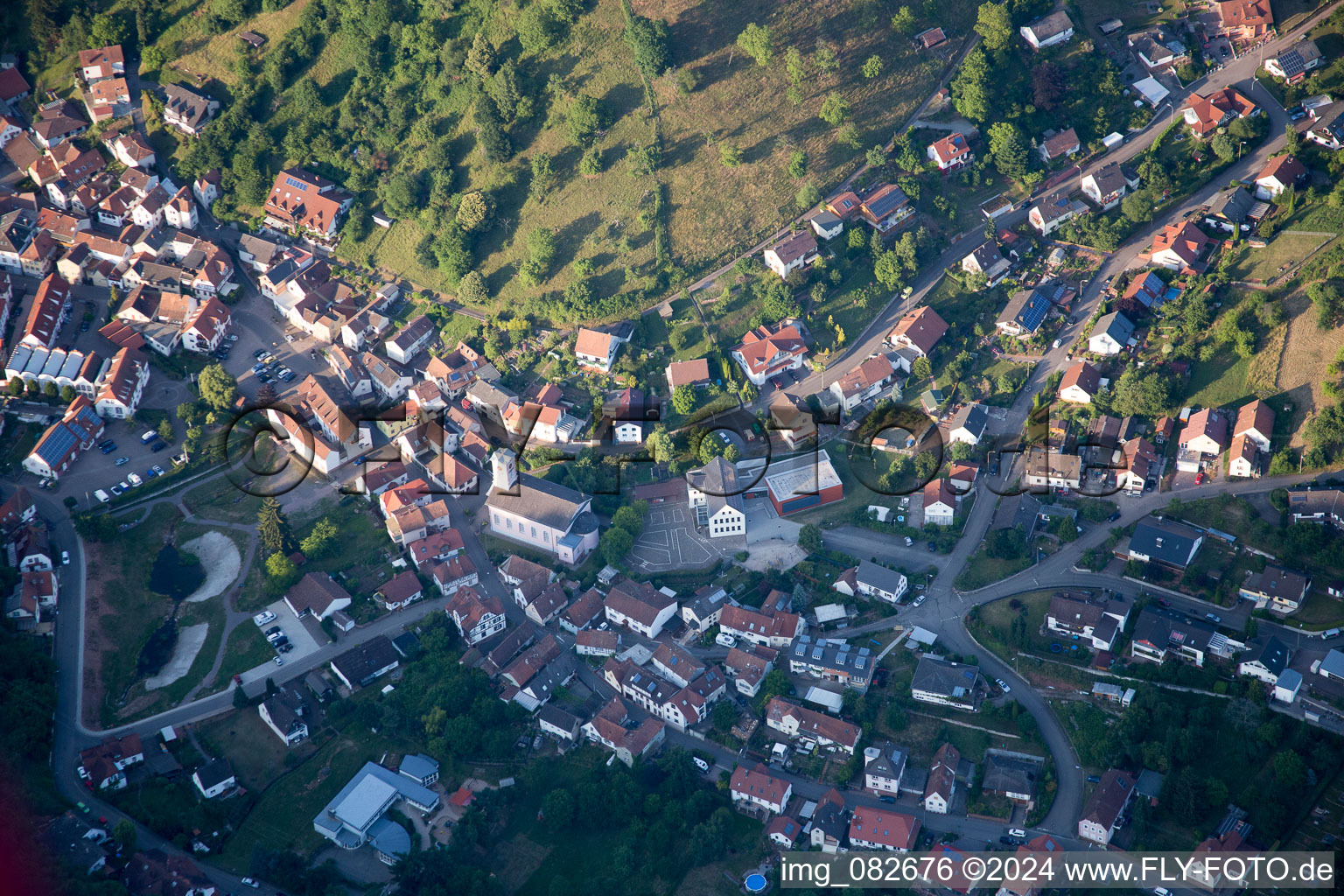 Vue aérienne de Ramberg dans le département Rhénanie-Palatinat, Allemagne