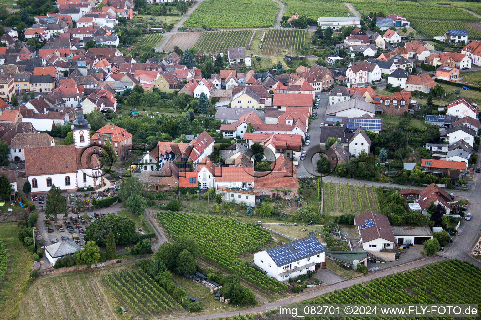 Vue aérienne de Weyher in der Pfalz dans le département Rhénanie-Palatinat, Allemagne