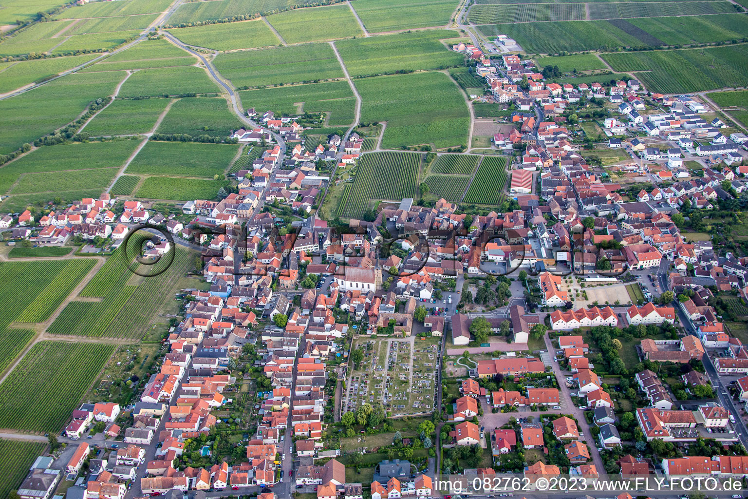 Vue aérienne de Quartier Diedesfeld in Neustadt an der Weinstraße dans le département Rhénanie-Palatinat, Allemagne