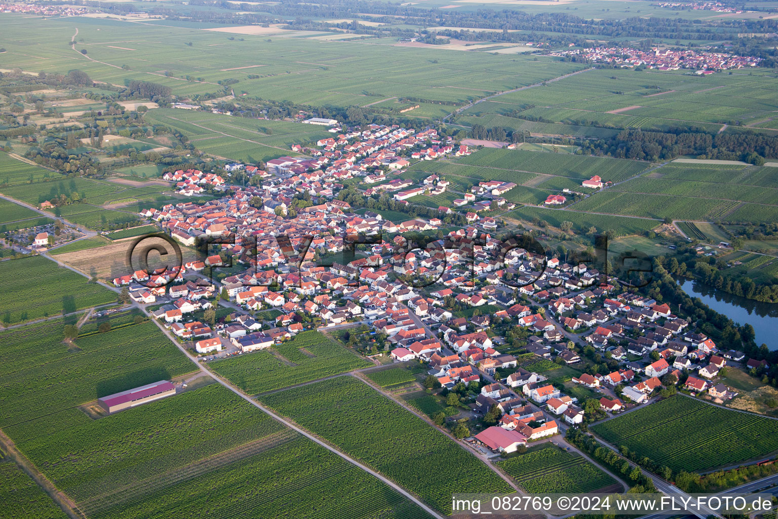 Kirrweiler dans le département Rhénanie-Palatinat, Allemagne d'en haut