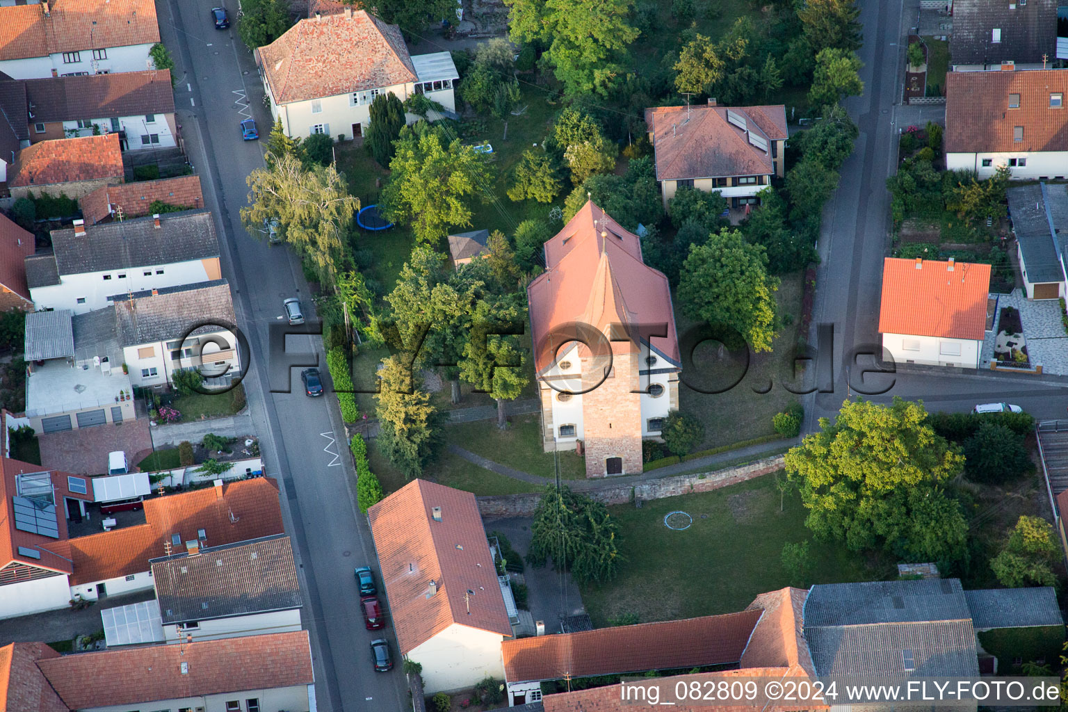 Vue aérienne de Bâtiment religieux (Palatinat) dans l'État à Freimersheim dans le département Rhénanie-Palatinat, Allemagne