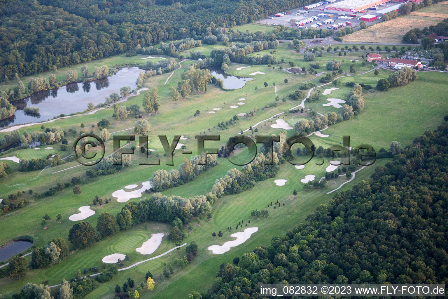 Vue oblique de Golfclub Dreihof à Essingen dans le département Rhénanie-Palatinat, Allemagne