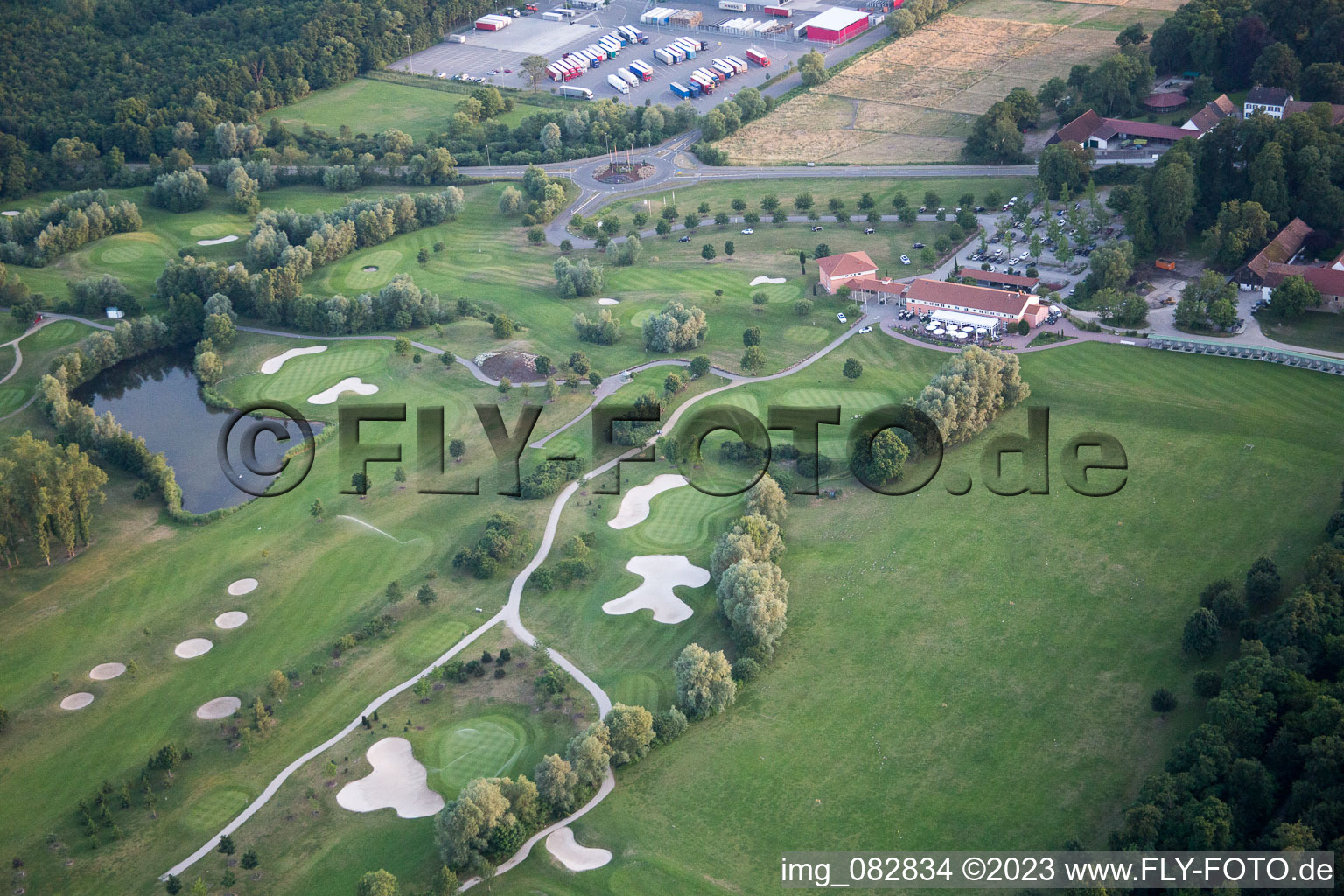 Golfclub Dreihof à Essingen dans le département Rhénanie-Palatinat, Allemagne hors des airs