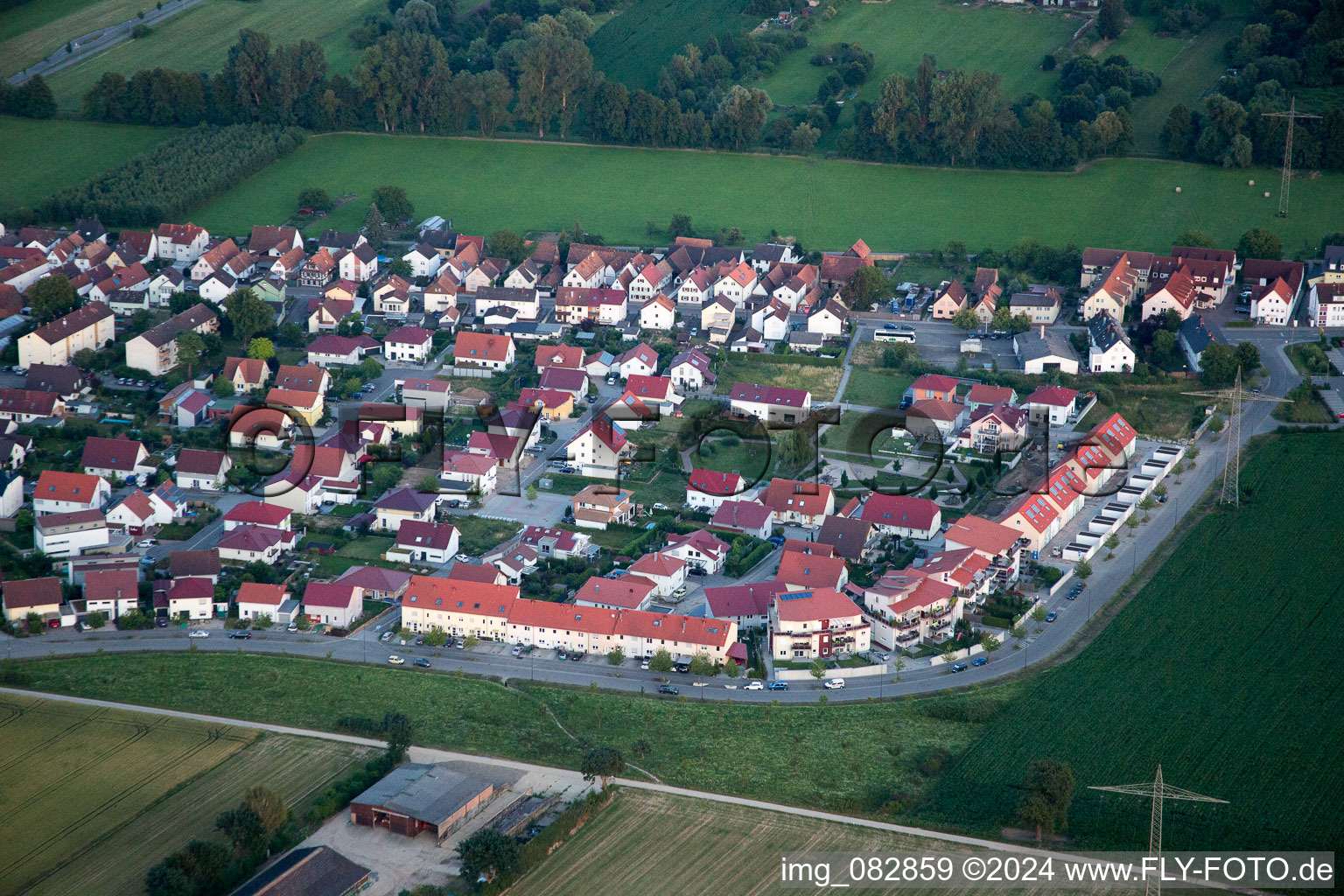 Vue aérienne de Sur le chemin Höhenweg à Kandel dans le département Rhénanie-Palatinat, Allemagne