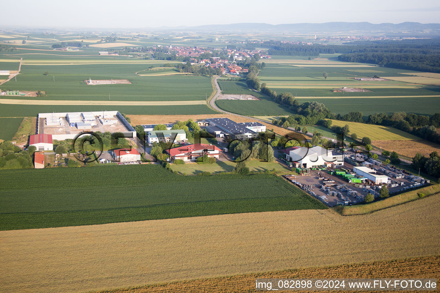 Image drone de Scheibenhard dans le département Bas Rhin, France