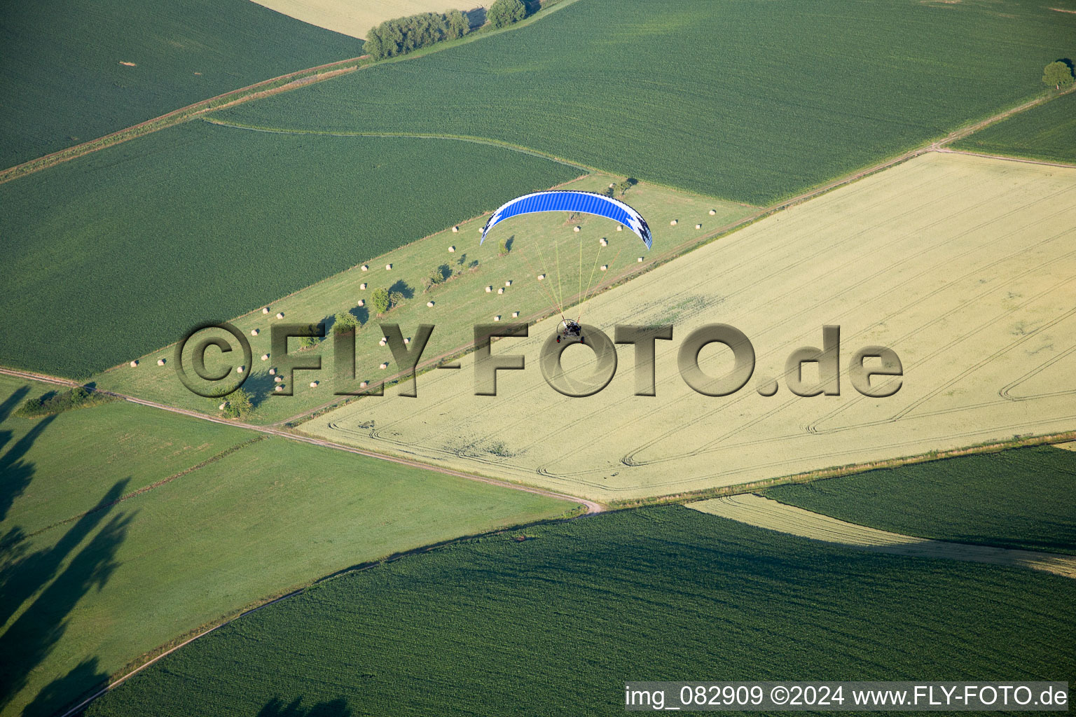 Neewiller-près-Lauterbourg dans le département Bas Rhin, France depuis l'avion