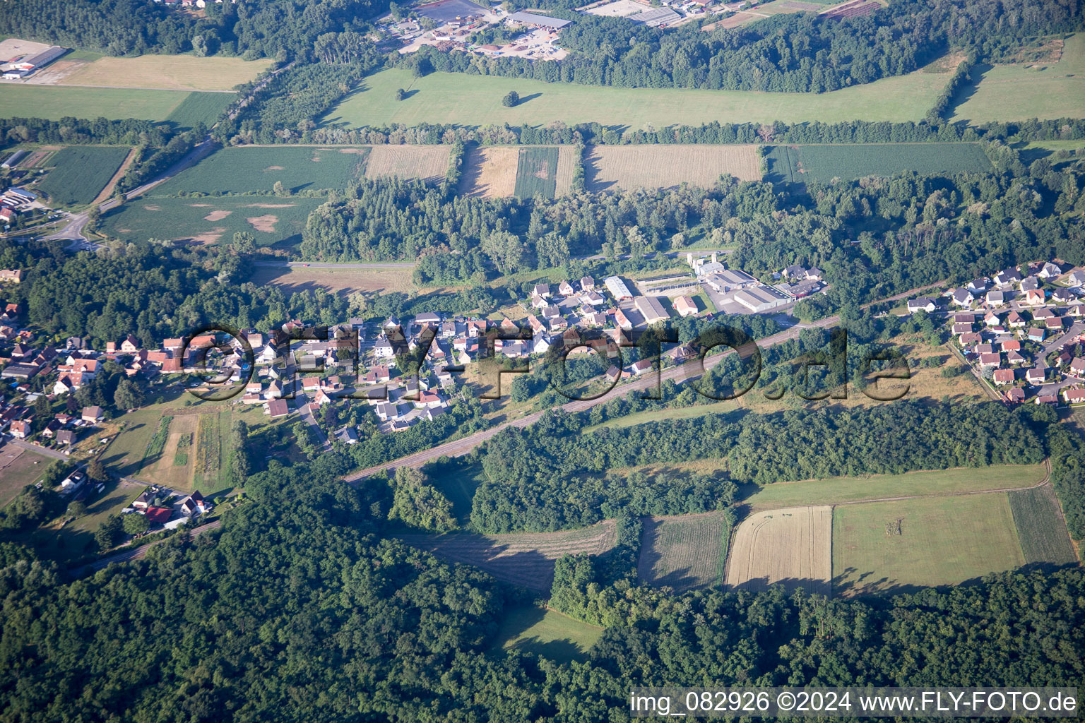 Oberhoffen-sur-Moder dans le département Bas Rhin, France vue du ciel