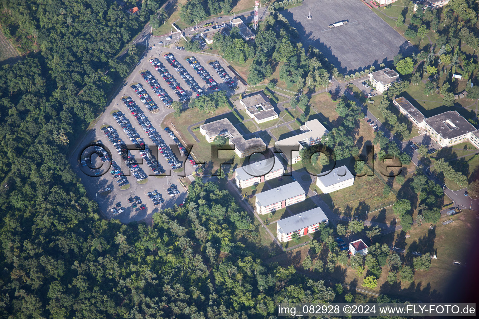 Vue aérienne de Quartier Estienne à Oberhoffen-sur-Moder dans le département Bas Rhin, France