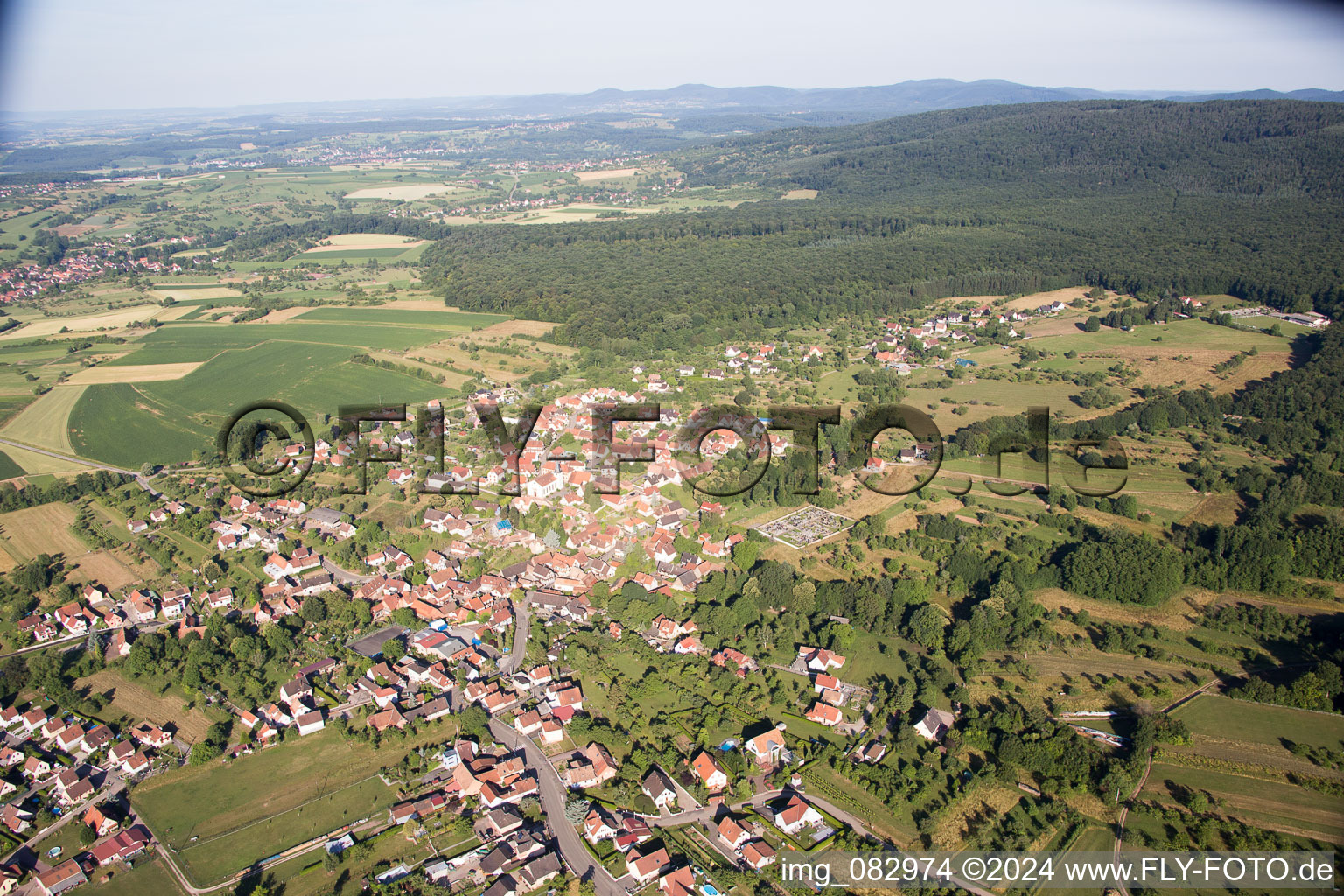 Vue aérienne de Lampertsloch dans le département Bas Rhin, France