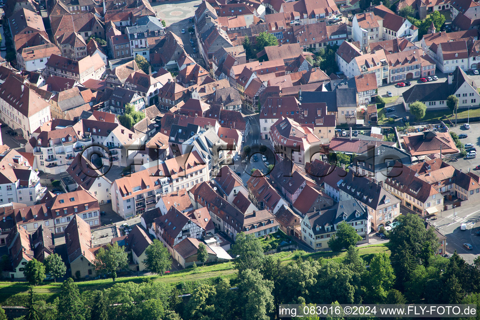 Wissembourg dans le département Bas Rhin, France depuis l'avion