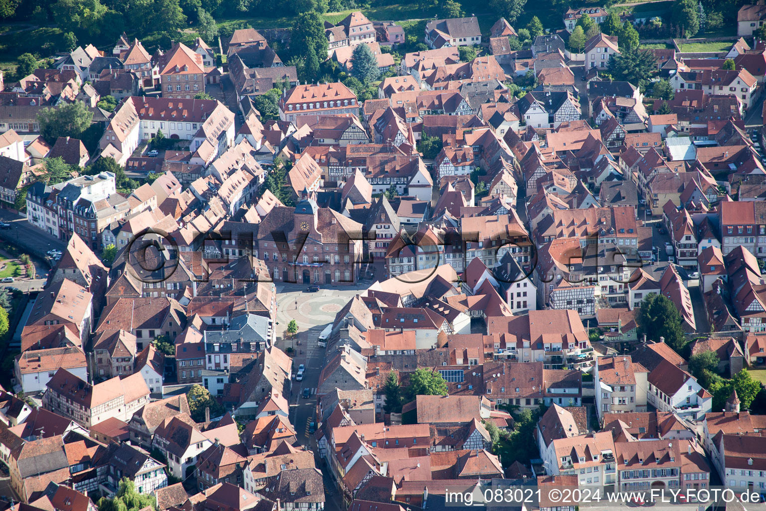 Wissembourg dans le département Bas Rhin, France du point de vue du drone