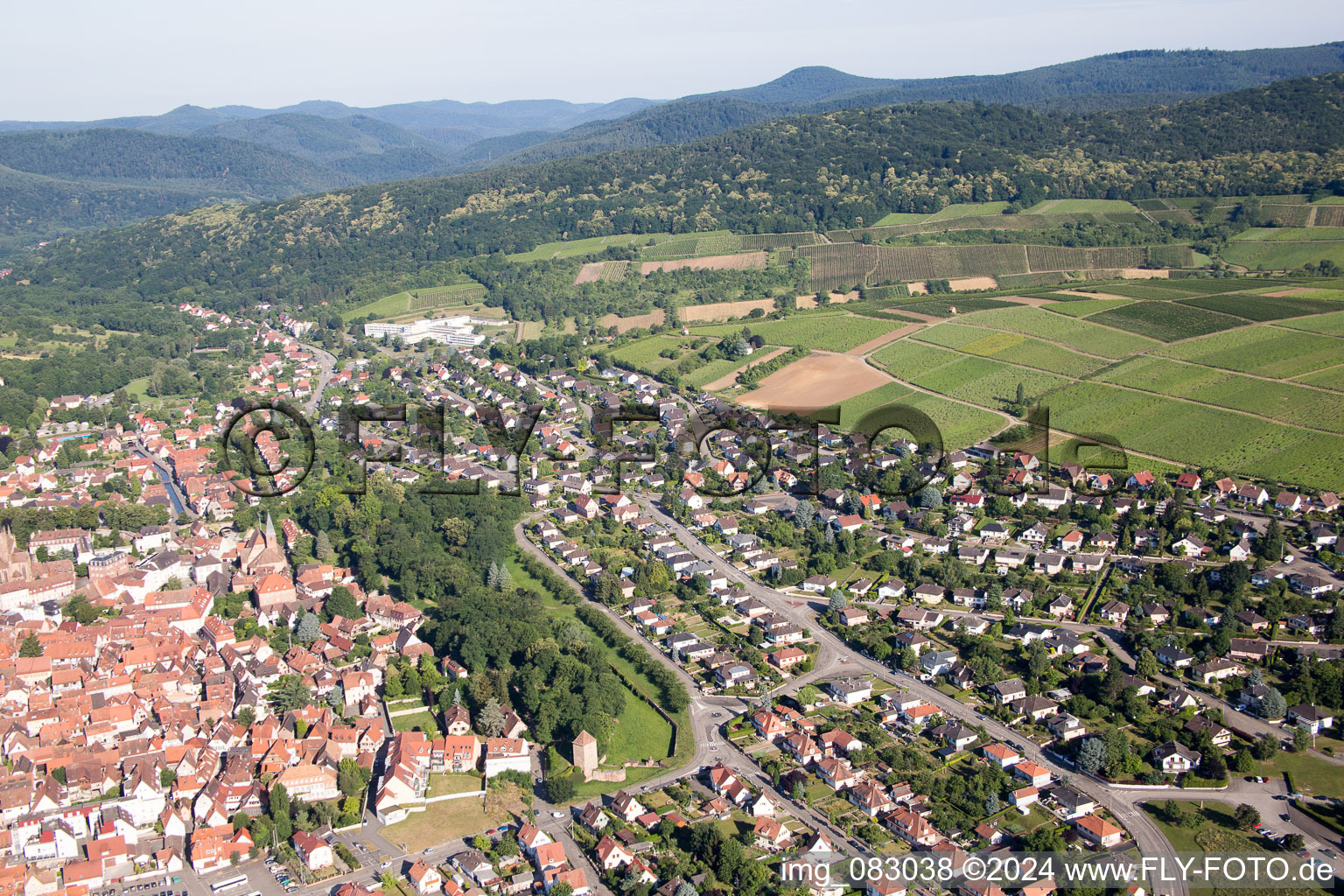 Wissembourg dans le département Bas Rhin, France vue du ciel