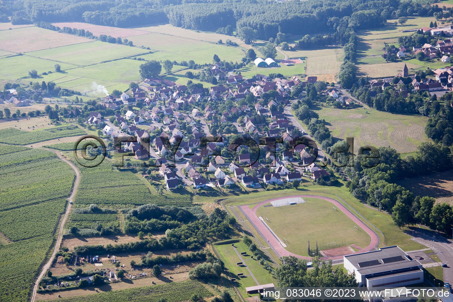 Vue aérienne de Altenstadt dans le département Bas Rhin, France