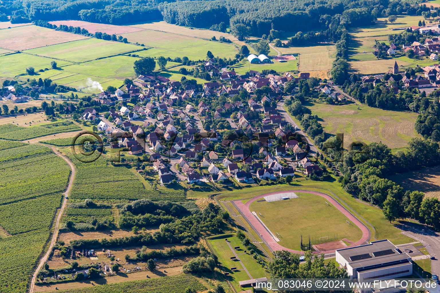 Vue aérienne de Altenstadt dans le département Bas Rhin, France