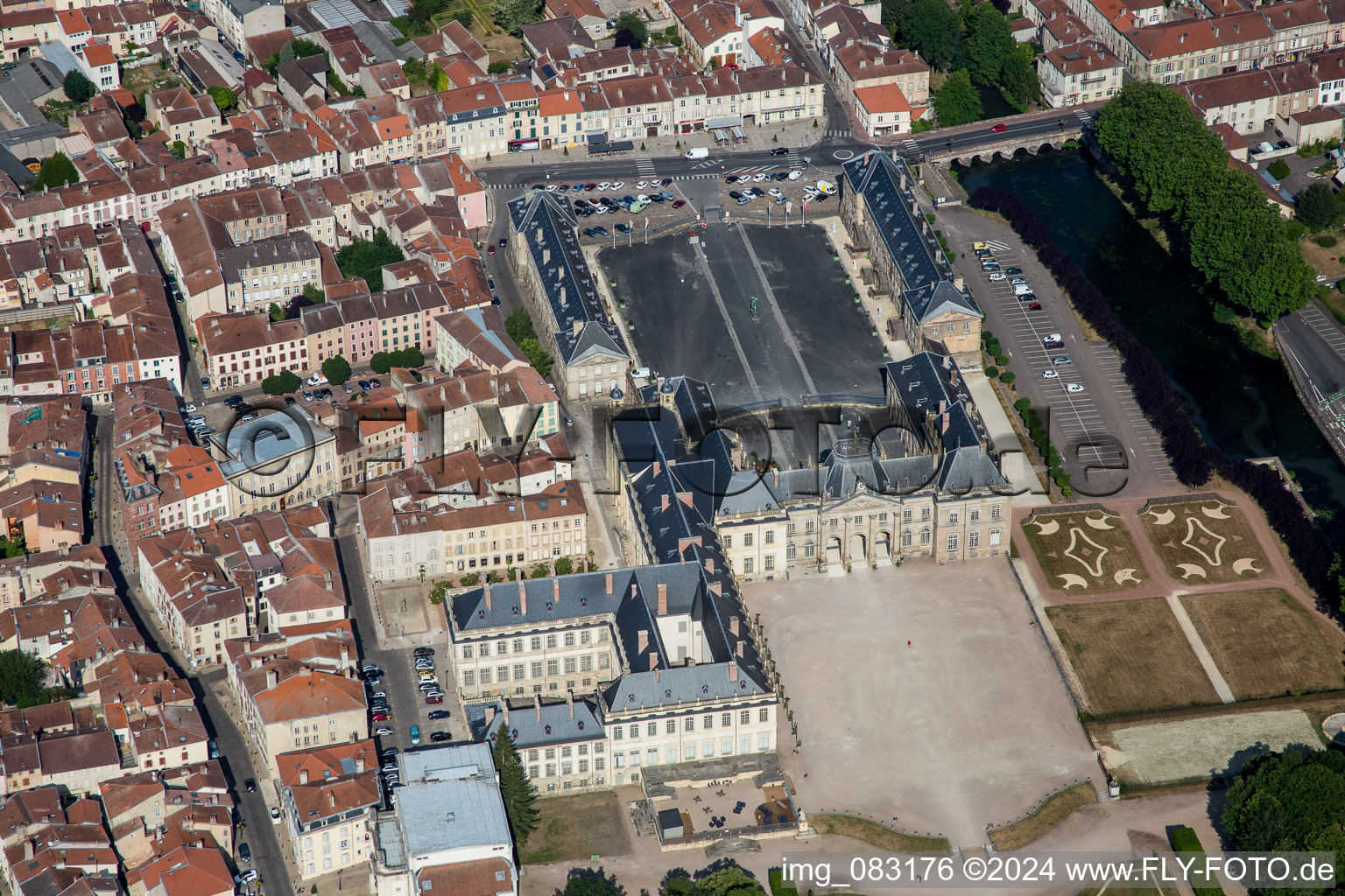 Photographie aérienne de Parc du Château du Château Lunéville à Lunéville dans le département Meurthe et Moselle, France