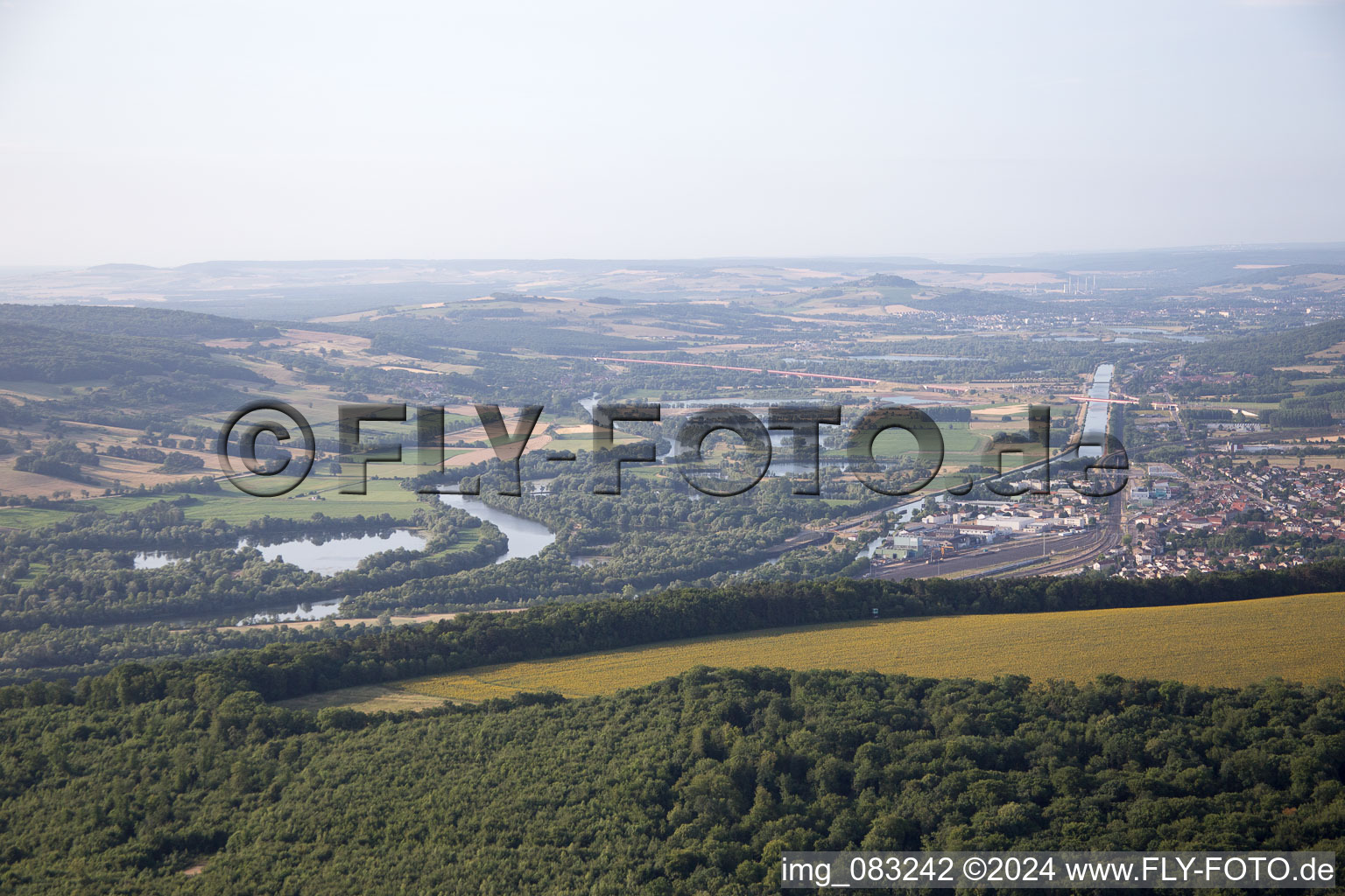 Vue aérienne de Arnaville dans le département Meurthe et Moselle, France