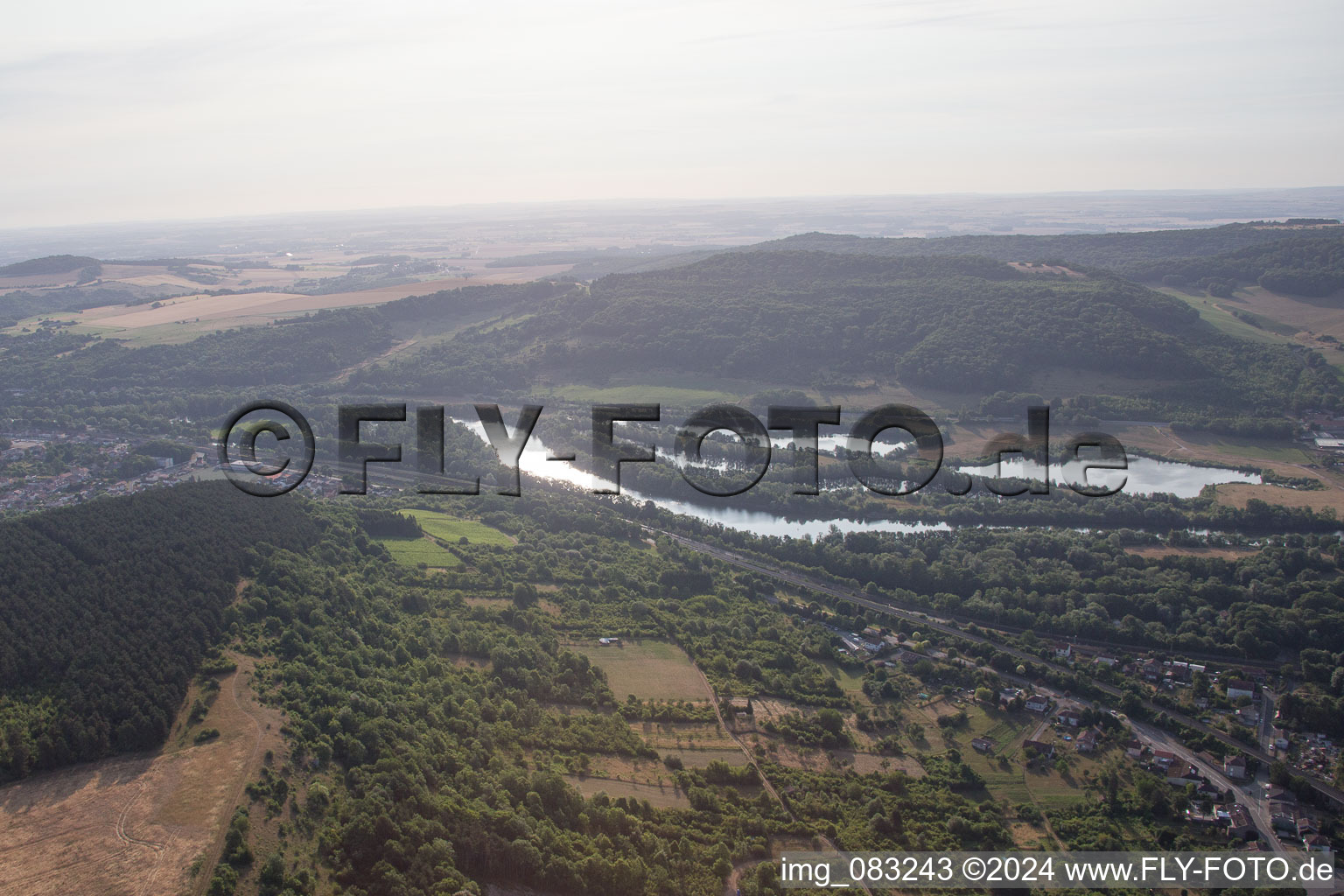 Vue aérienne de Arnaville dans le département Meurthe et Moselle, France