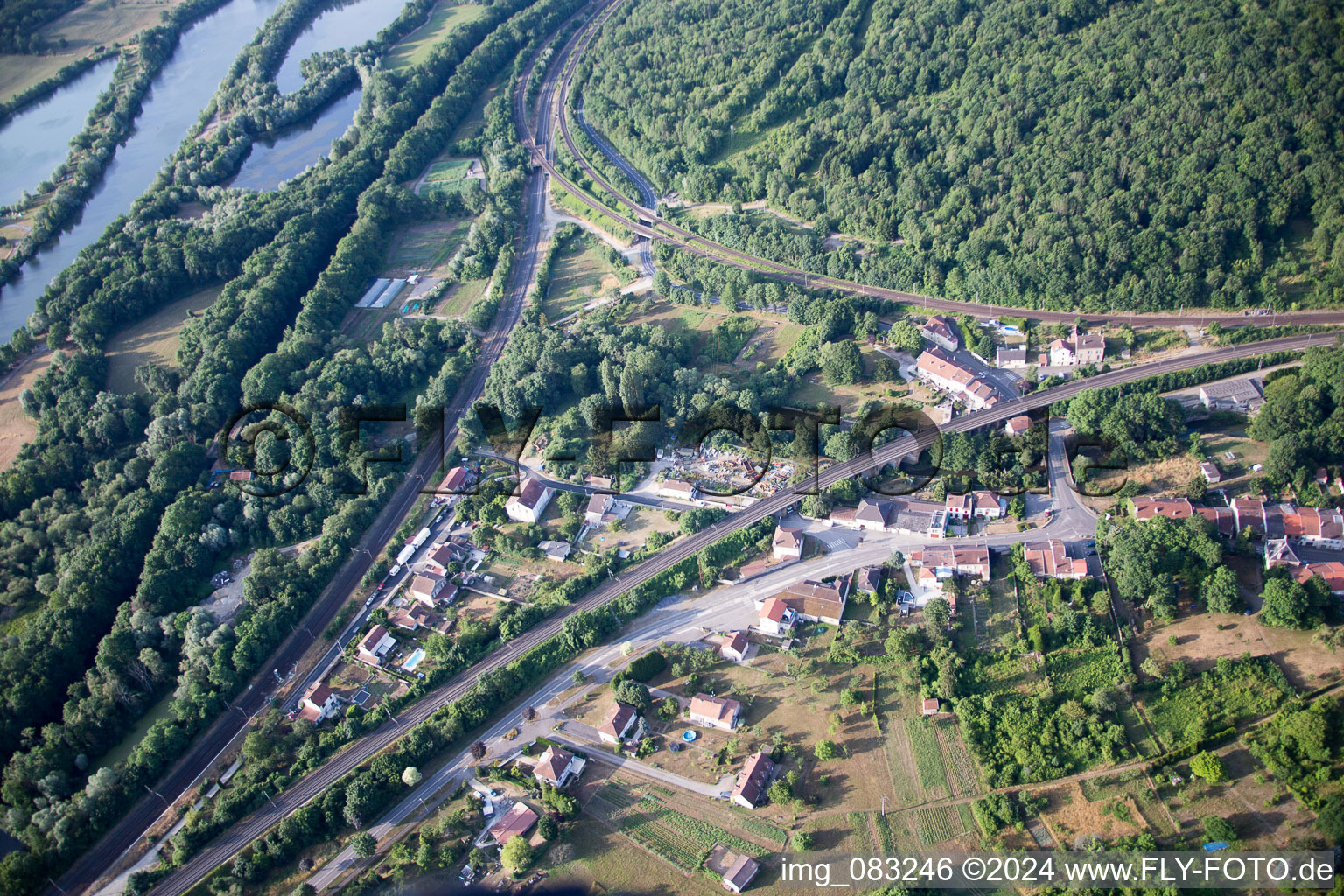 Arnaville dans le département Meurthe et Moselle, France d'en haut