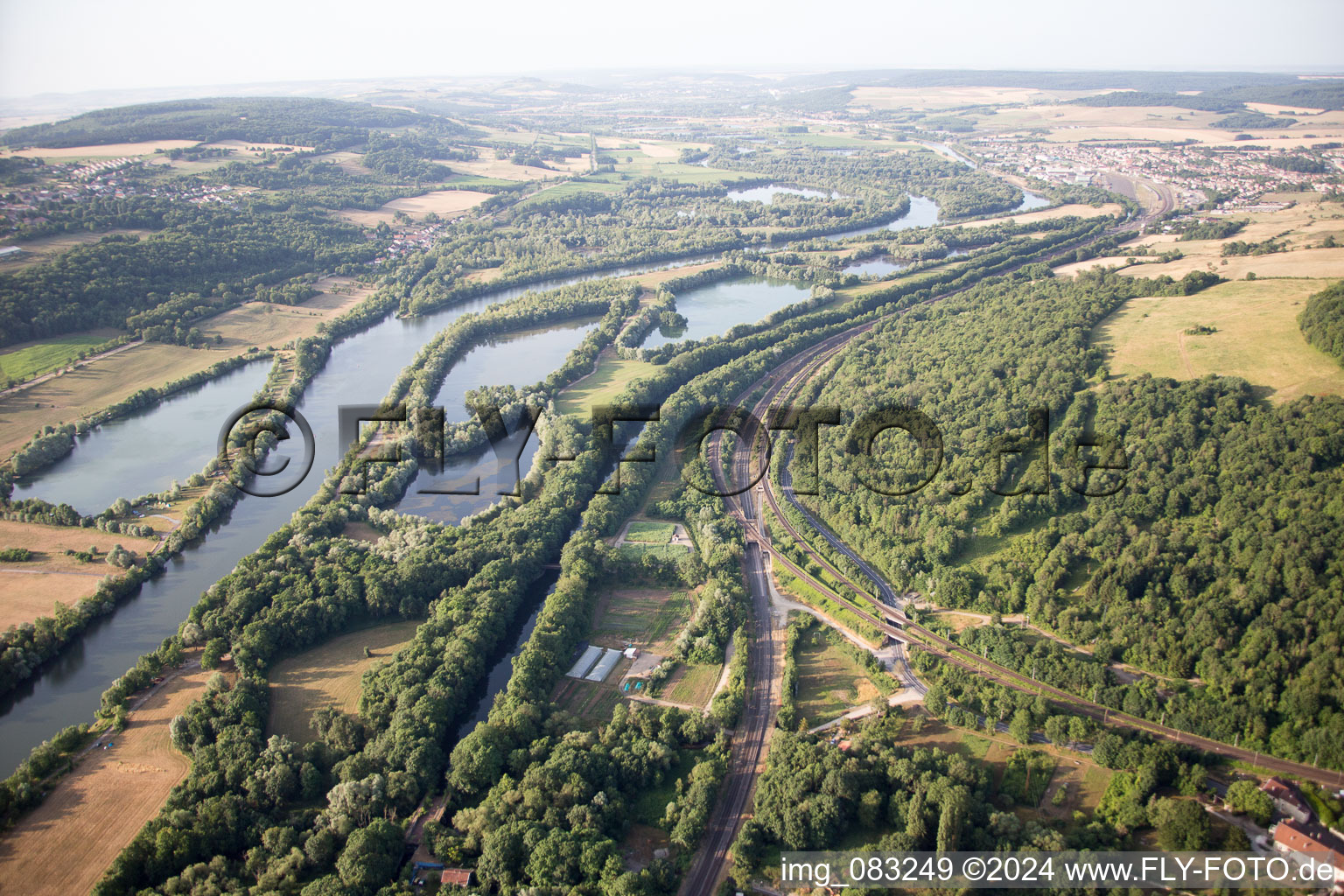 Arnaville dans le département Meurthe et Moselle, France depuis l'avion