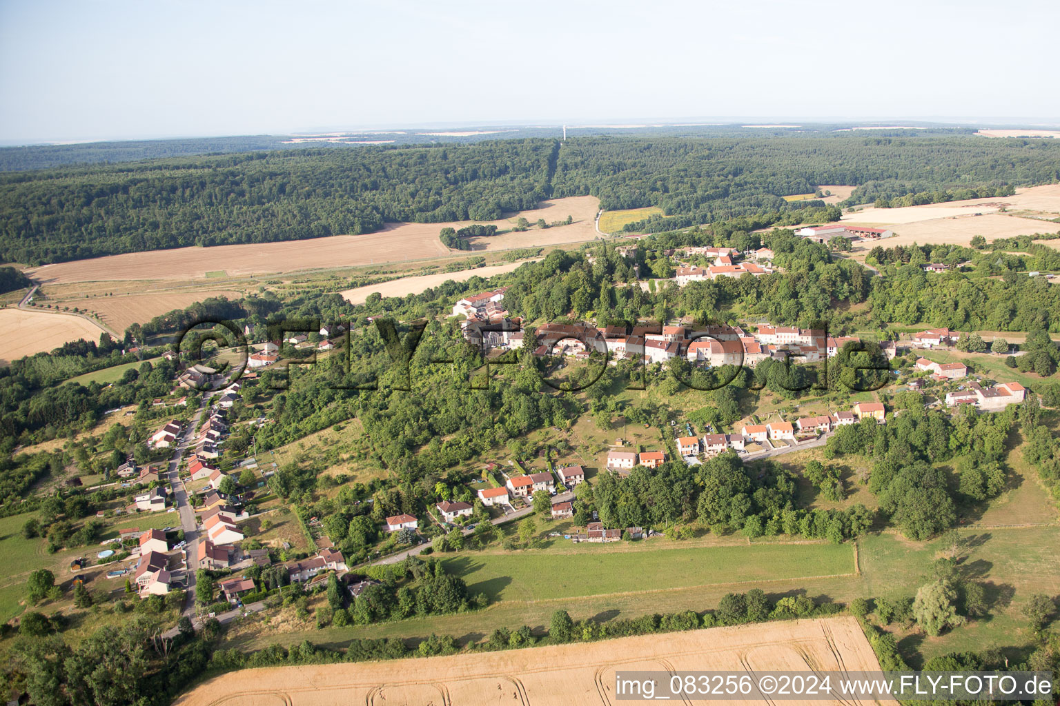 Vue aérienne de Prény dans le département Meurthe et Moselle, France