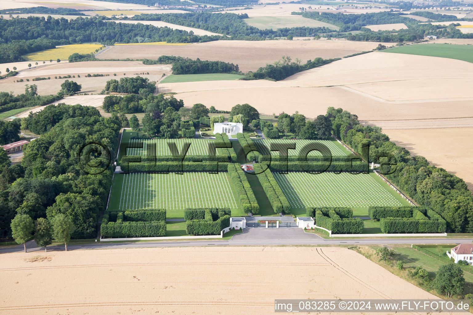 Vue oblique de Cimetière militaire américain de Saint Mihiel à Thiaucourt-Regnieville à Thiaucourt-Regniéville dans le département Meurthe et Moselle, France