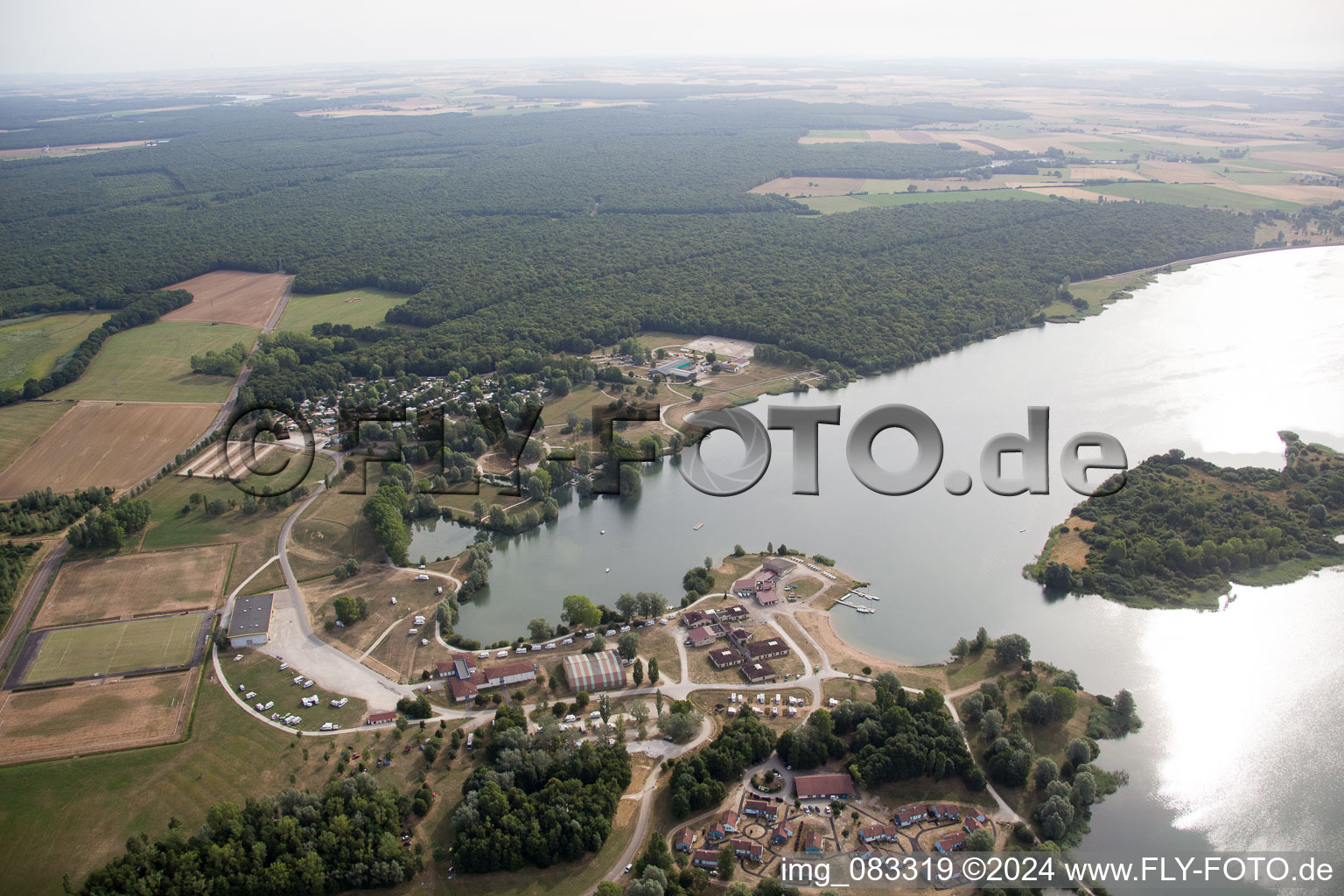 Vue aérienne de Heudicourt-sous-les-Côtes dans le département Meuse, France