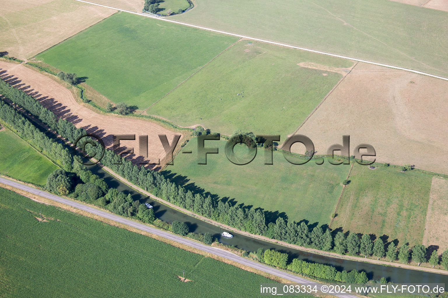 Photographie aérienne de Lacroix-sur-Meuse dans le département Meuse, France