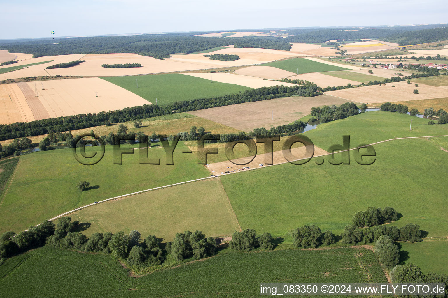 Lacroix-sur-Meuse dans le département Meuse, France depuis l'avion