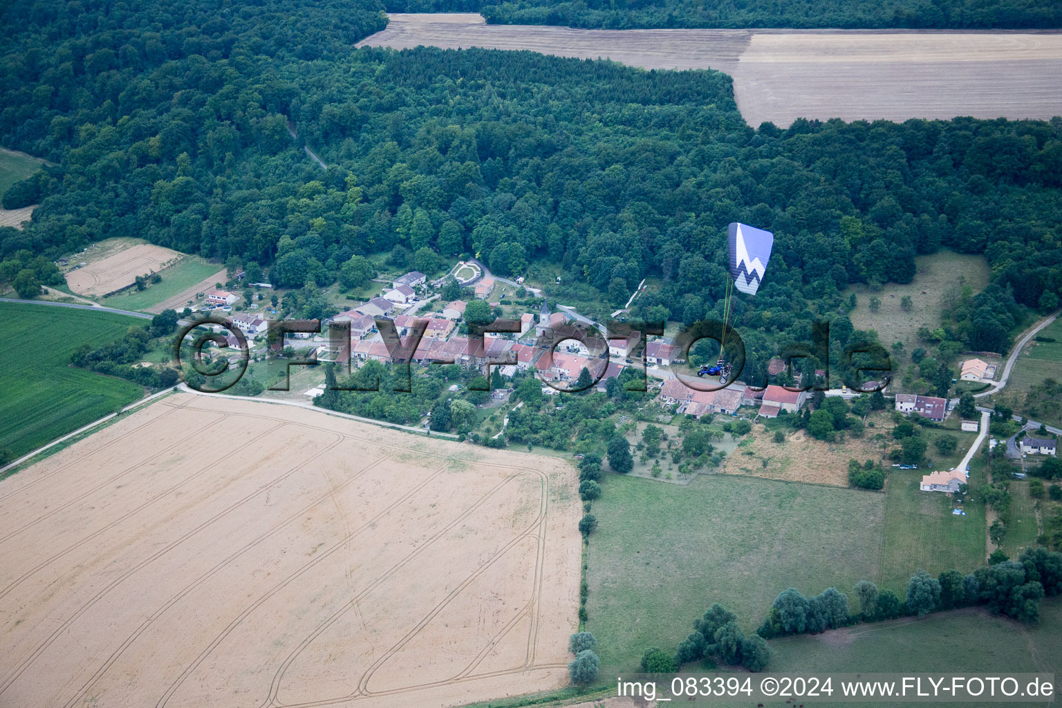 Vue aérienne de Girauvoisin dans le département Meuse, France