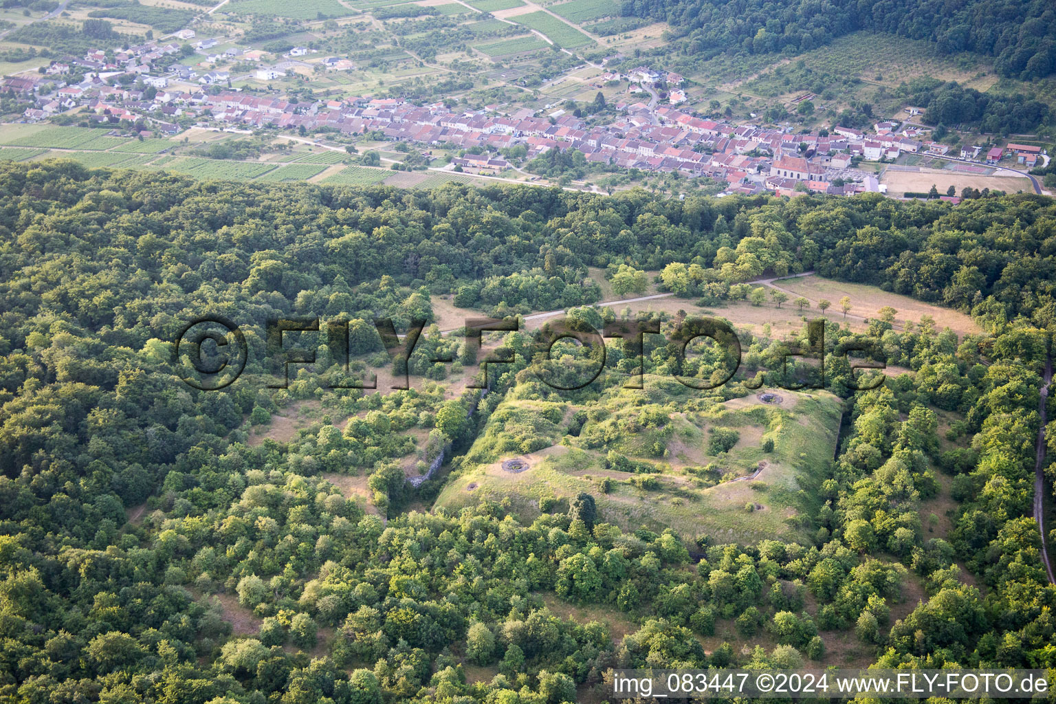 Vue aérienne de Lucey dans le département Meurthe et Moselle, France