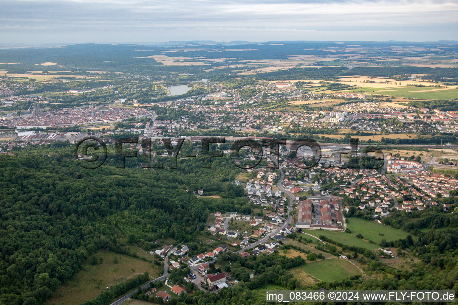 Vue aérienne de Écrouves dans le département Meurthe et Moselle, France