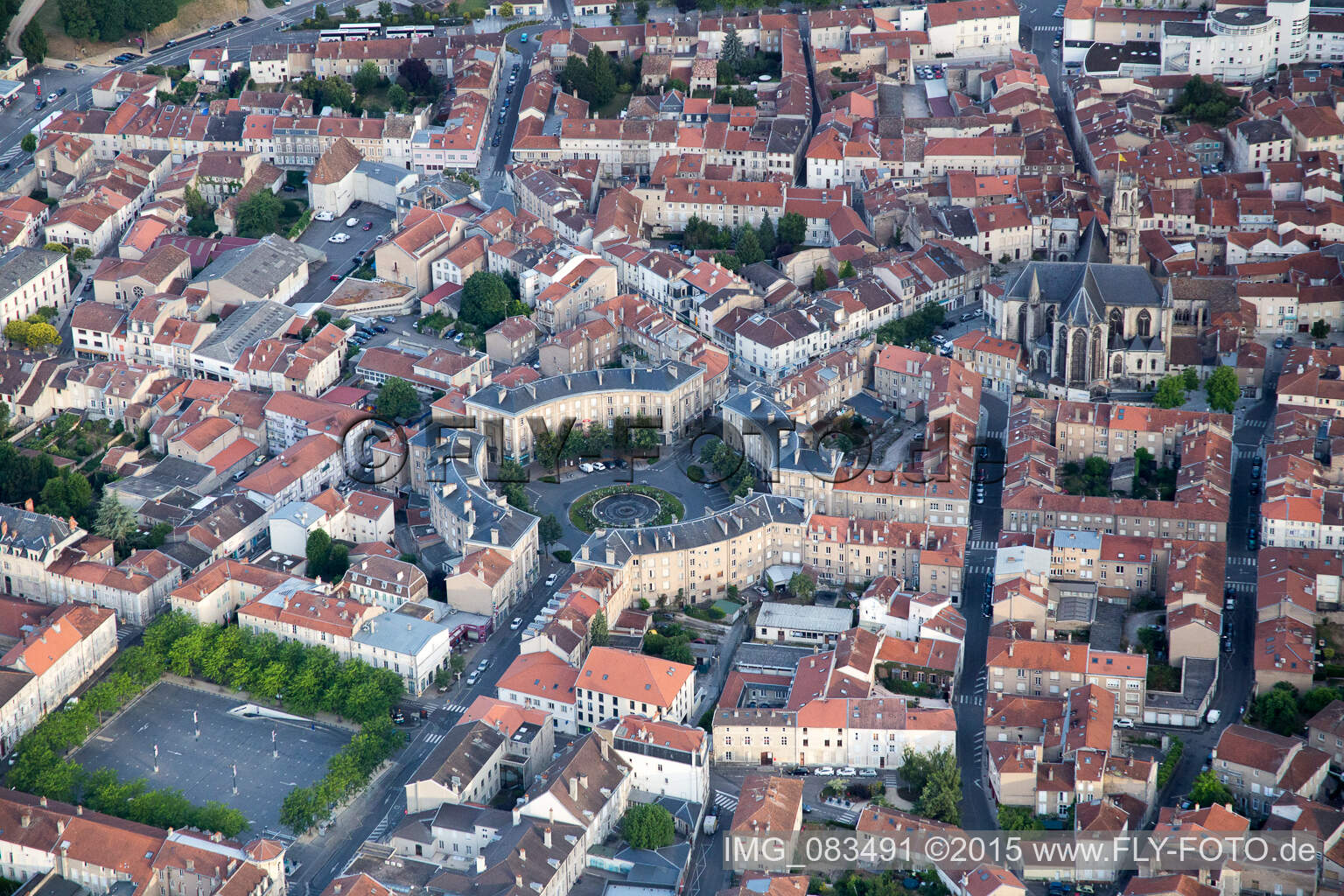 Toul dans le département Meurthe et Moselle, France du point de vue du drone