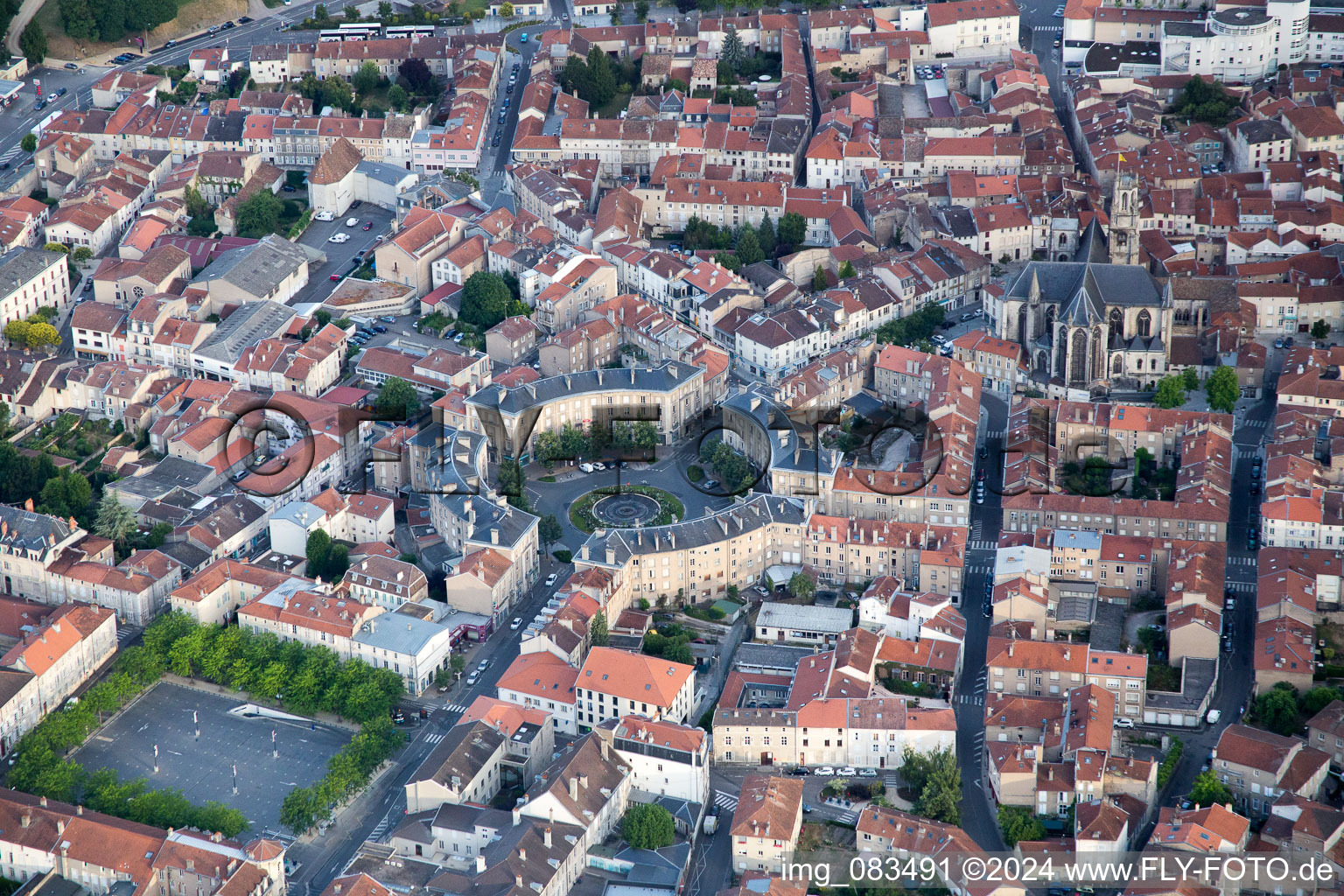 Toul dans le département Meurthe et Moselle, France du point de vue du drone