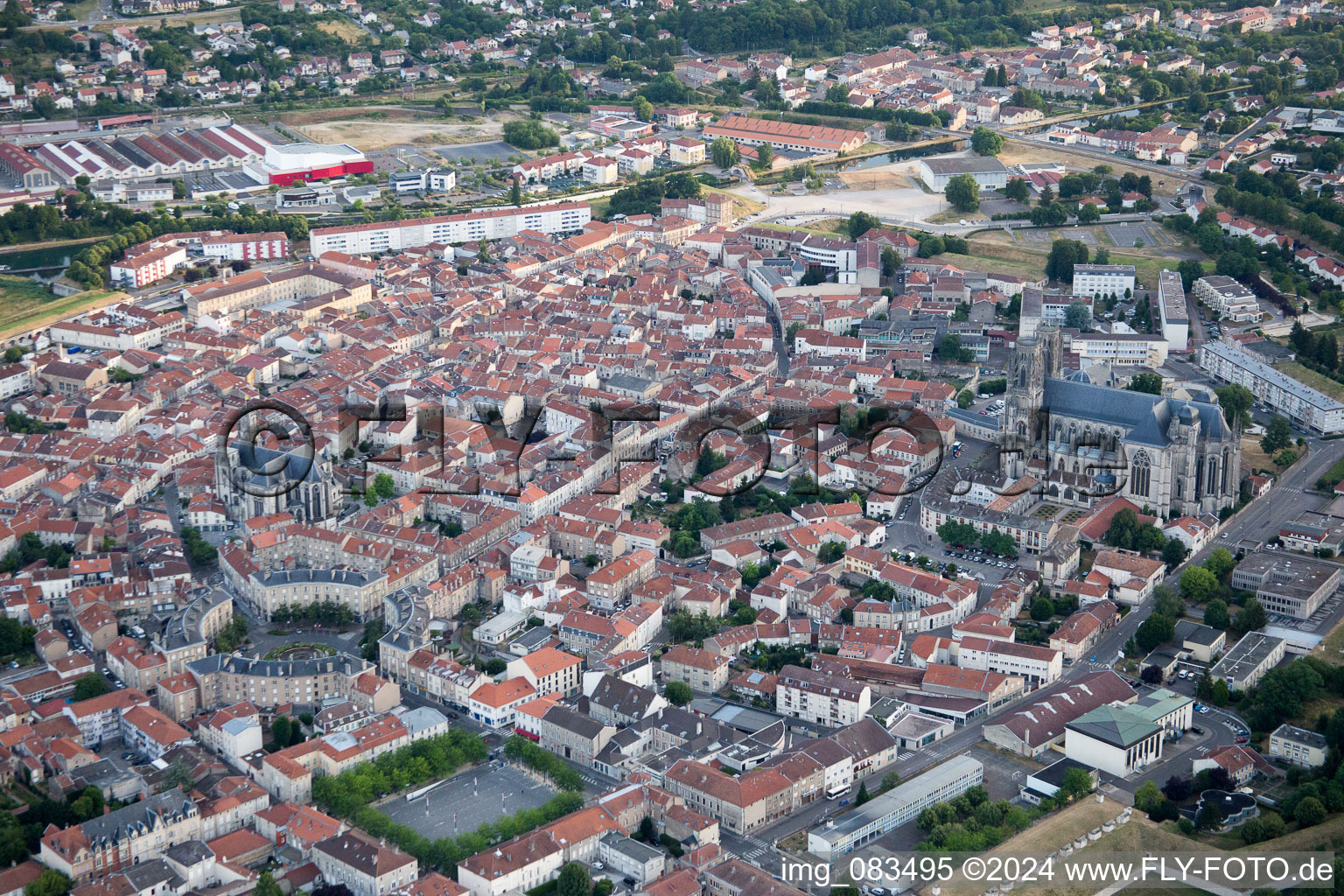 Toul dans le département Meurthe et Moselle, France vu d'un drone