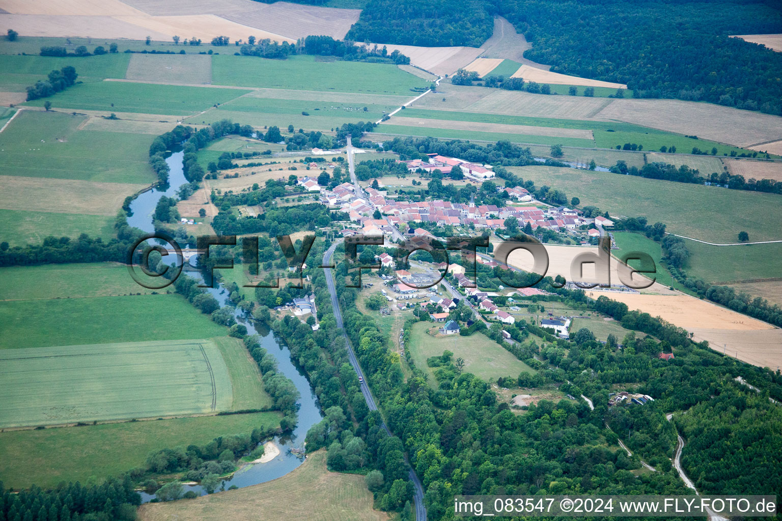 Vue aérienne de Saint-Germain-sur-Meuse dans le département Meuse, France